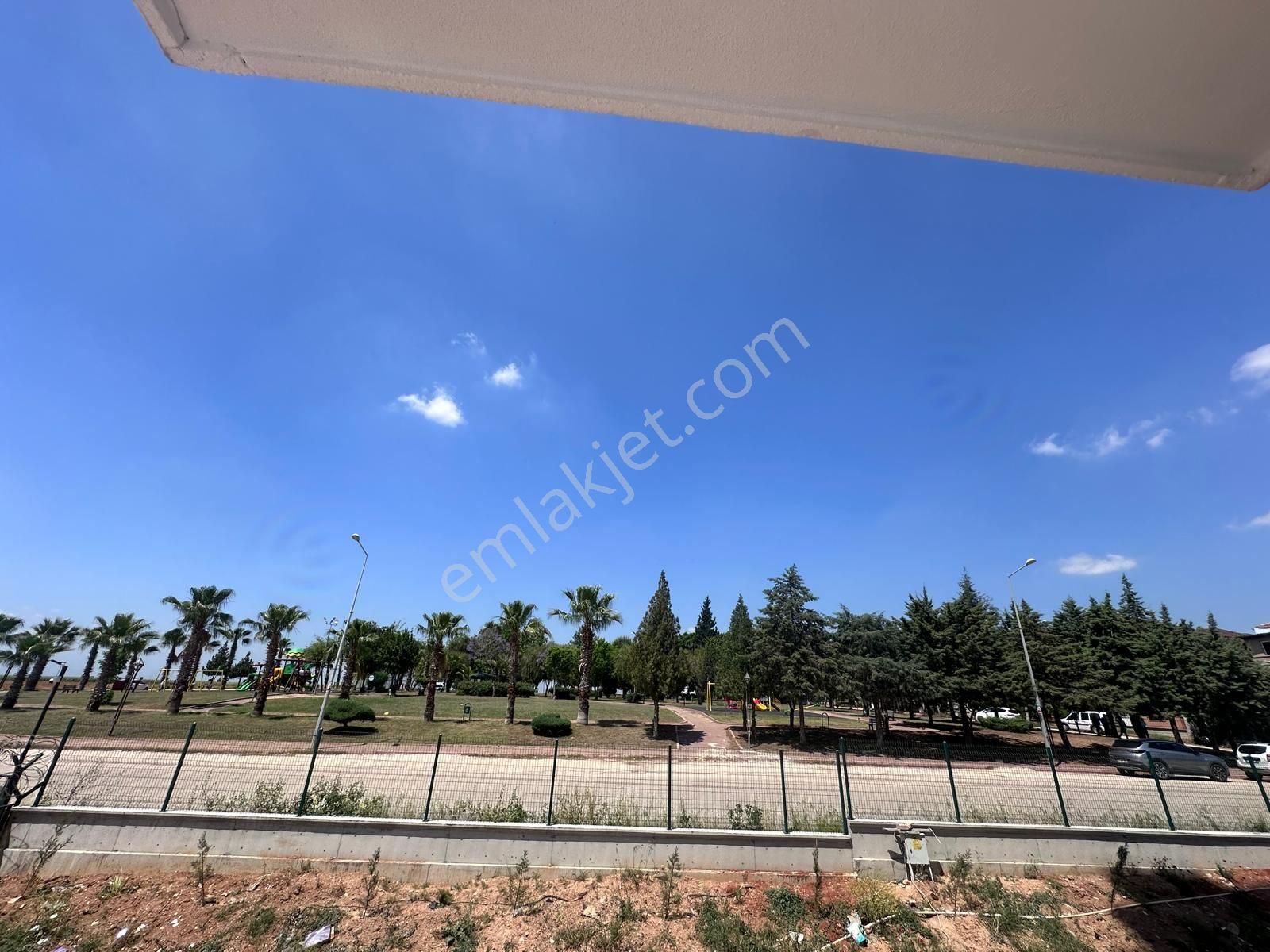 Ozcan Gyo'dan 7.kat Bahçeşehir İsabet Okulları Civarı 1+1 Satılık Lüks Daire