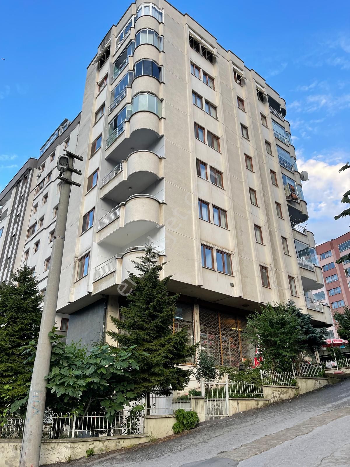 Ortahisar Toklu Satılık Daire TRABZON TANJANT CADDE ÜSTÜ SATILIK İÇİ YAPILI DAİRE