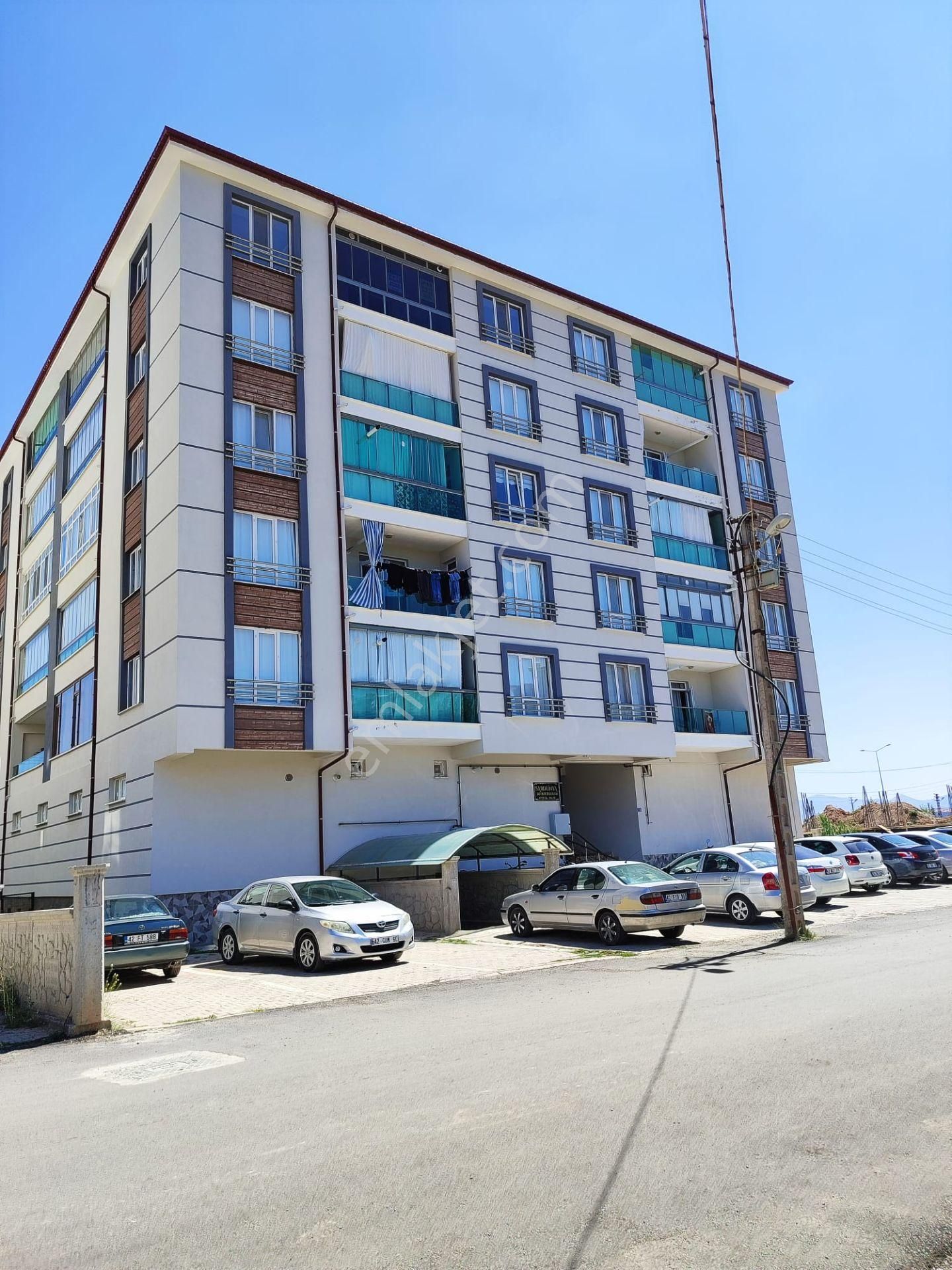 Beyşehir Müftü Satılık Daire MÜFTÜ MAHALLESİNDE SEYDİŞEHİR ÇEVRE YOLUNDA SATILIK LUXS DAİRE 3+1