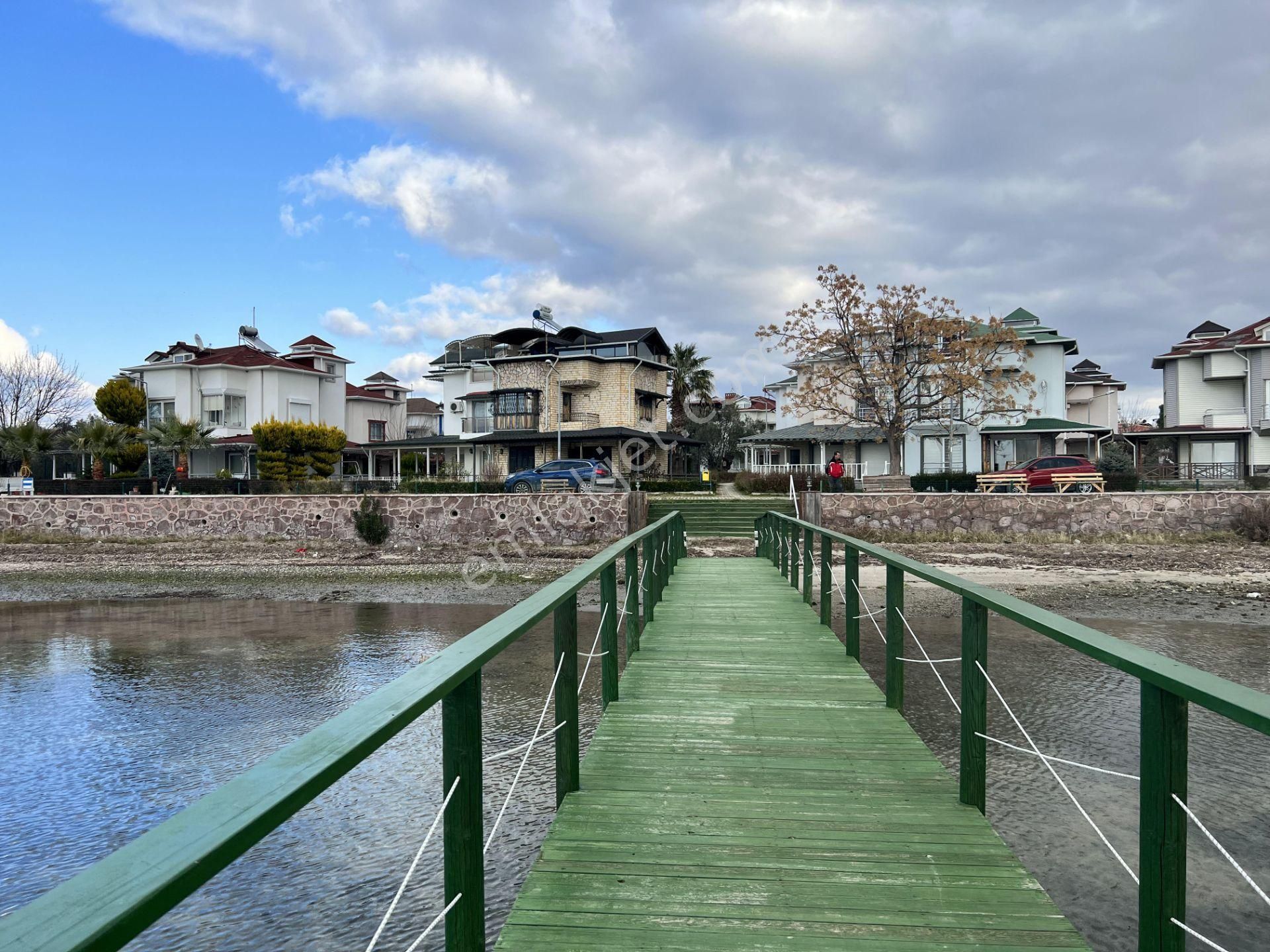 Ayvalık Küçükköy Satılık Villa  BALIKESİR AYVALIK SARIMSAKLI DA SATILIK VİLLA.DENİZE SIFIR