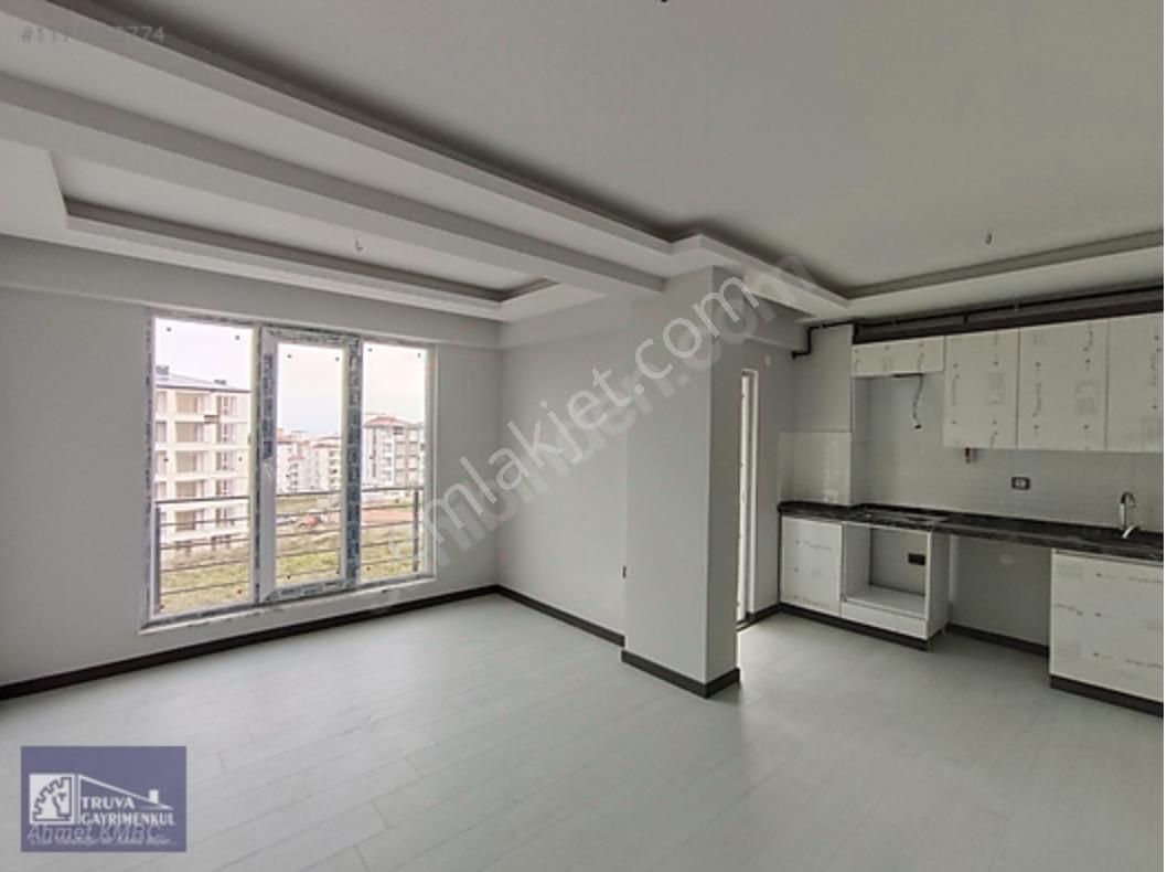 Truva'dan körfez'de yüksek gi̇ri̇ş, geni̇ş, önü kapanmaz satilik 1+1 dai̇re