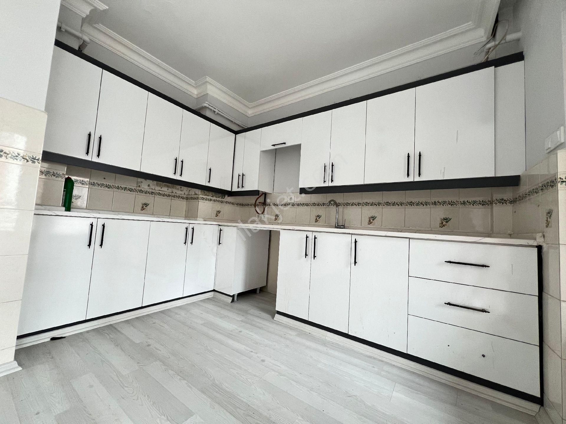 İlkadım Çiftlik Satılık Daire EVİM-NUR'DAN ÇİFTLİK MH. 3+1 145m² İÇİ YAPILI ARA KAT DAİRE 