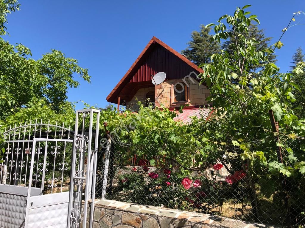 Pozantı Gökbez Satılık Villa  POZANTI ARMUTOLUĞU YAYLASI ORMANA KOMŞU DAĞ MANZARALI VİLLA