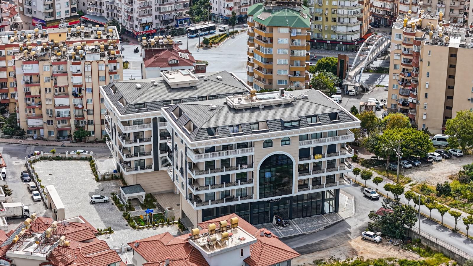 Alanya Güller Pınarı Satılık Daire  ALANYA ŞEHİR MERKEZİ DENİZE YAKIN 3+1 AYRI MUTFAK LÜKS DAİRE