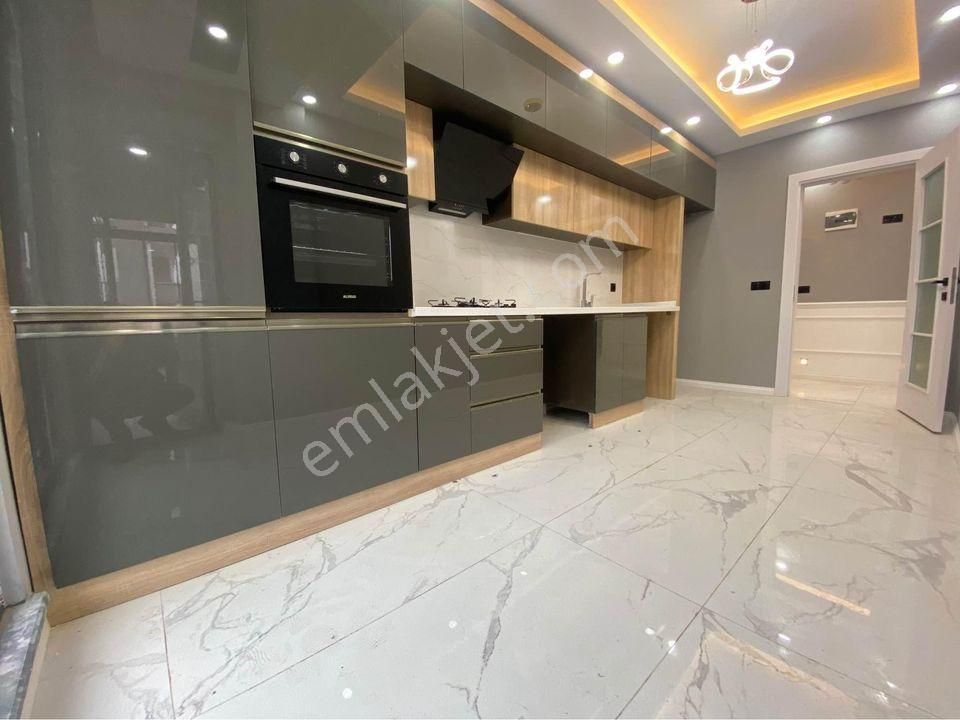 Beylikdüzü Beylikdüzü OSB Satılık Daire Beylikdüzü Osb'de Site İçi 2+1 Lüx Daire