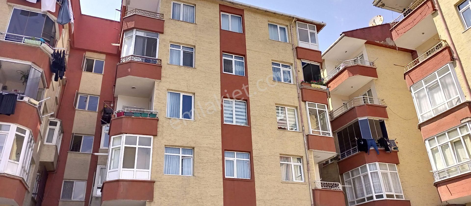 Küçükçekmece İnönü Satılık Daire SİTE İÇİNDE 2+1.  90METREKARA