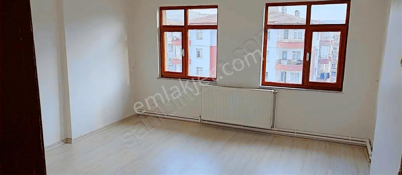 Çankırı Merkez Buğday Pazarı Kiralık Daire GÖKTEPE EMLAK DAN 3+1 Kiralık KÜLİYENİN YANIDA