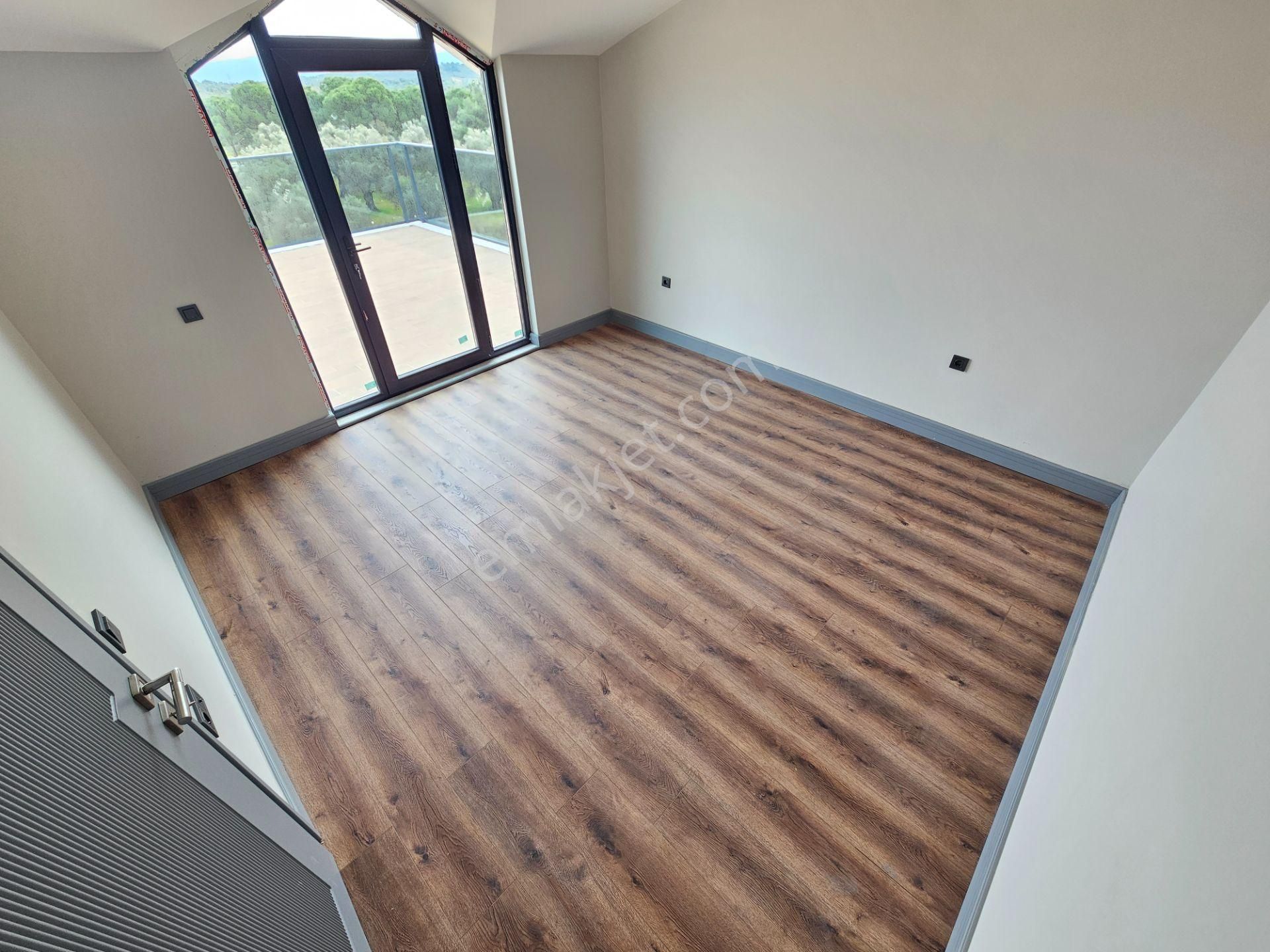 Eu Gayrimenkulden Balıkesir Edremit Güre'de Girişinde Odası Bulunan Mega Lüx 4+1 Teraslı Villa - Görsel 31