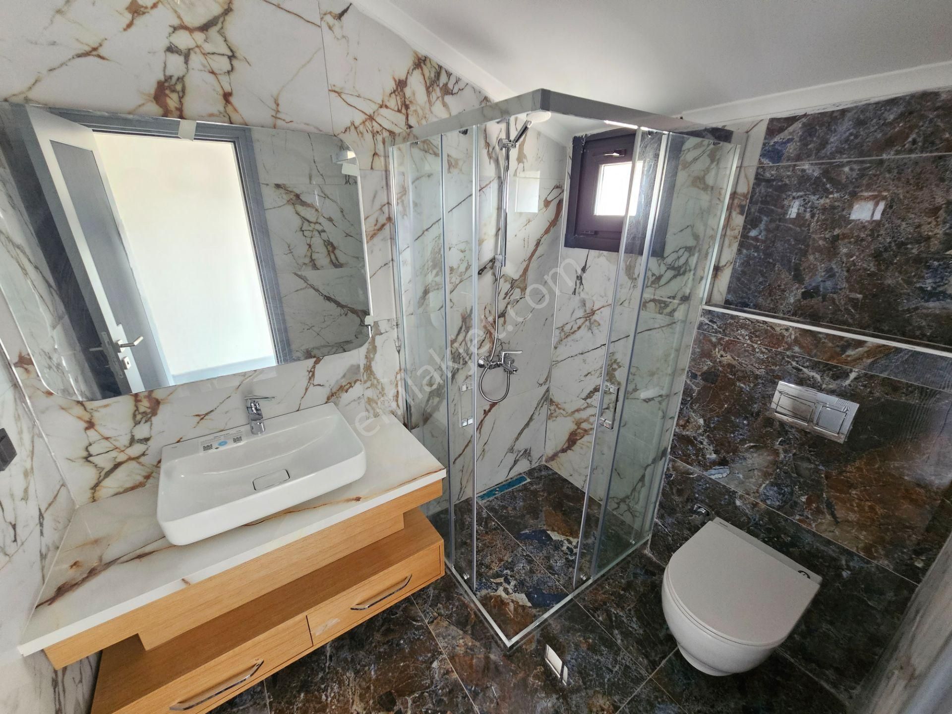 Eu Gayrimenkulden Balıkesir Edremit Güre'de Girişinde Odası Bulunan Mega Lüx 4+1 Teraslı Villa - Görsel 12