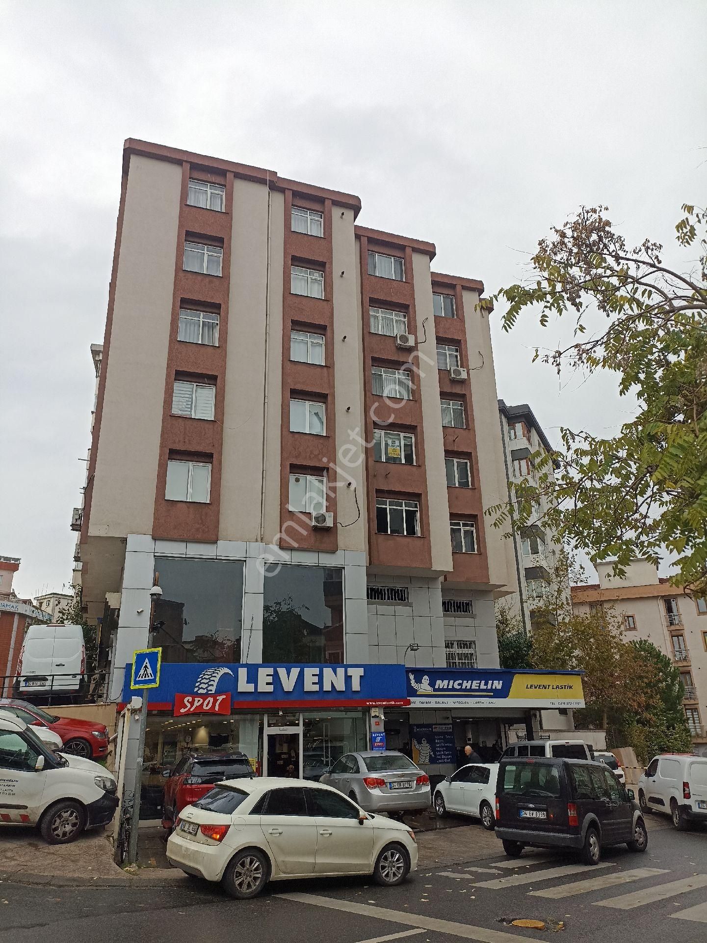 Ataşehir İçerenköy Satılık Daire  İÇERENKÖY MERKEZDE 2+1 ASANSÖRLÜ BİNADA BOŞ DAİRE CEYDA'DAN