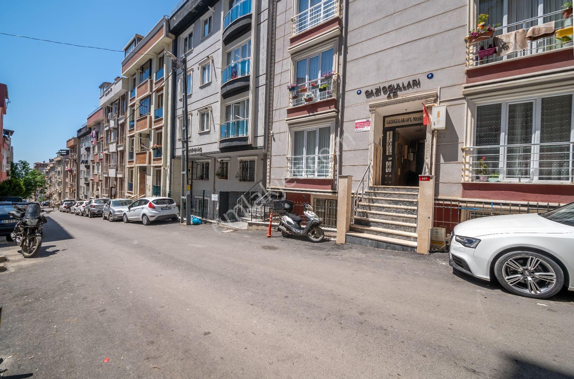 Maltepe Zümrütevler Satılık Daire MALTEPE/ZÜMRÜTEVLER'DE, BAHÇE KULLANIMLI, TERS DUBLEX, SATILIK 3+1 DAİRE