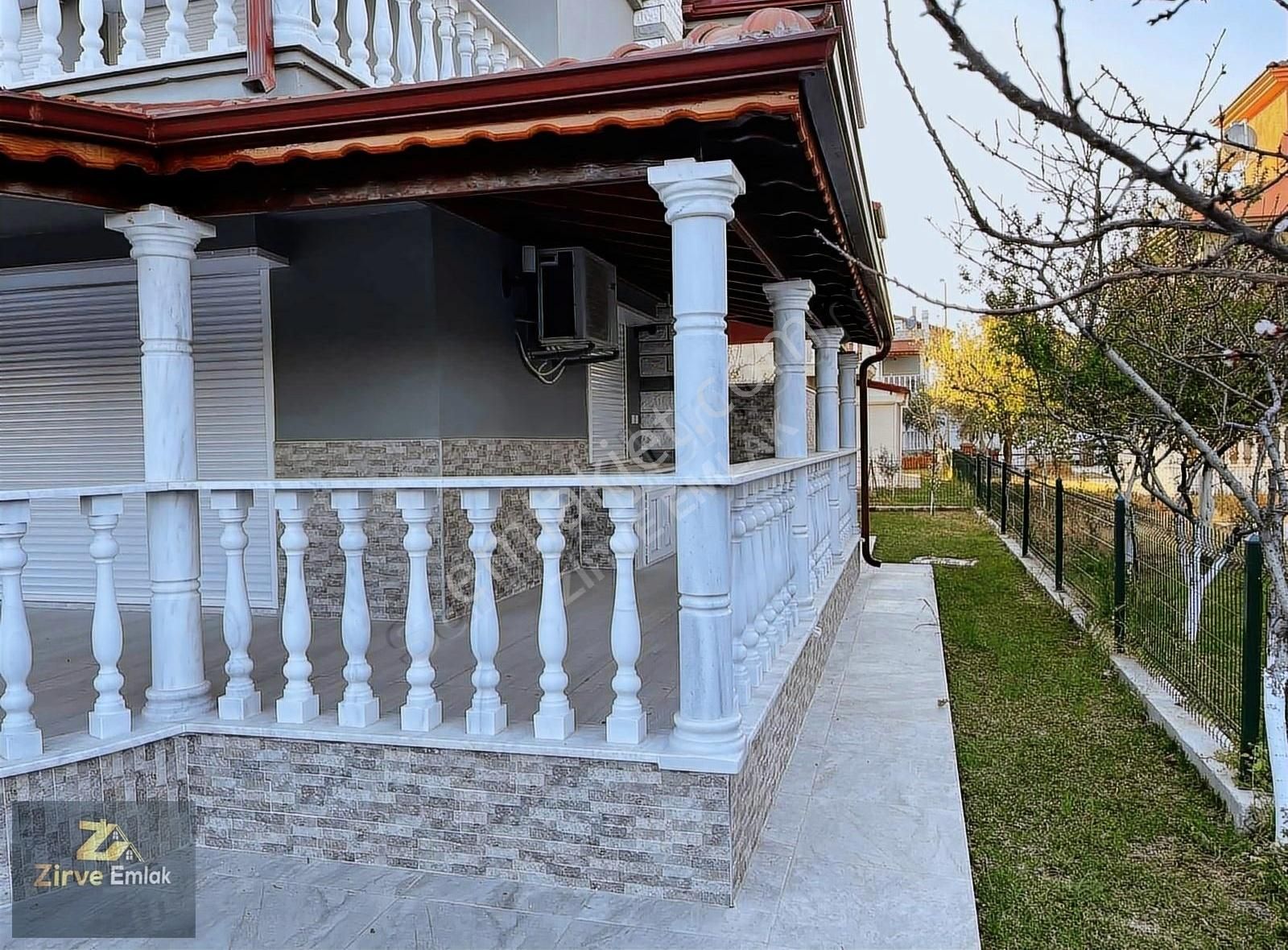 Dikili Salihler Satılık Villa DİKİLİ VALİLER KONAKLARINDA 4+1 EŞYALI LÜKS VİLLA