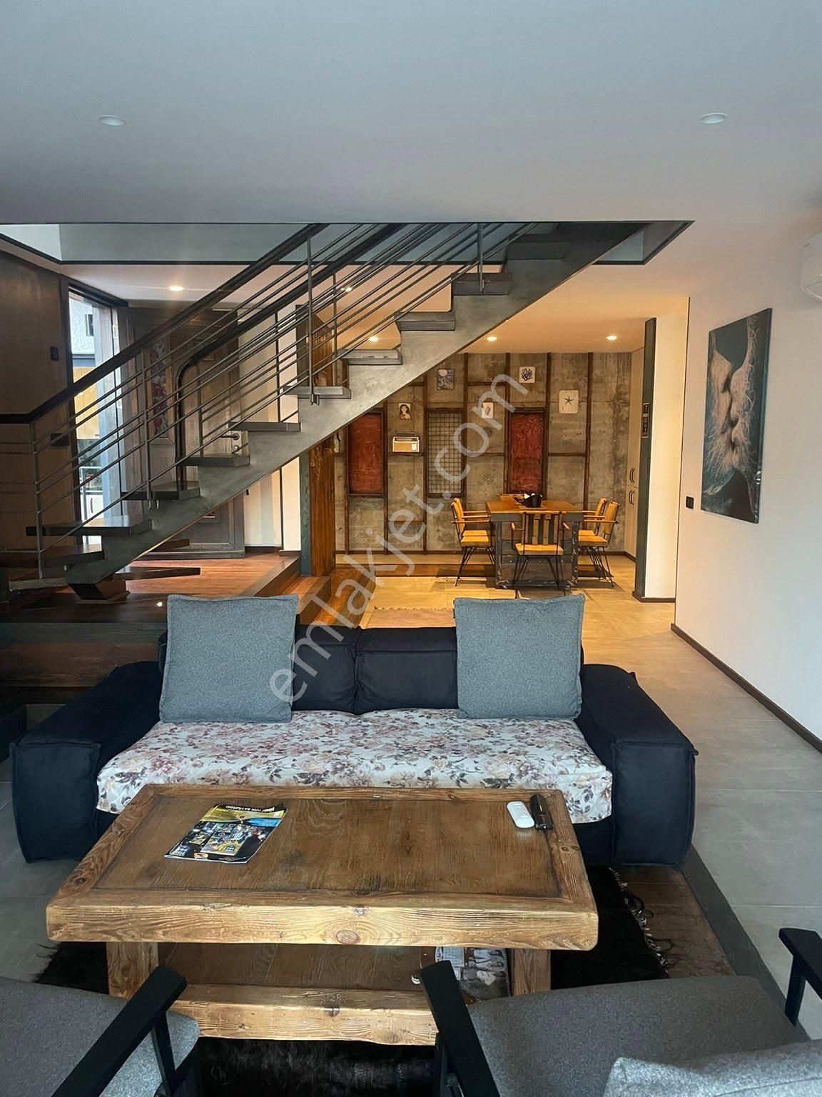 Bodrum Da Havuz Lu Mustakıl Full Eşyalı Lüks Villa