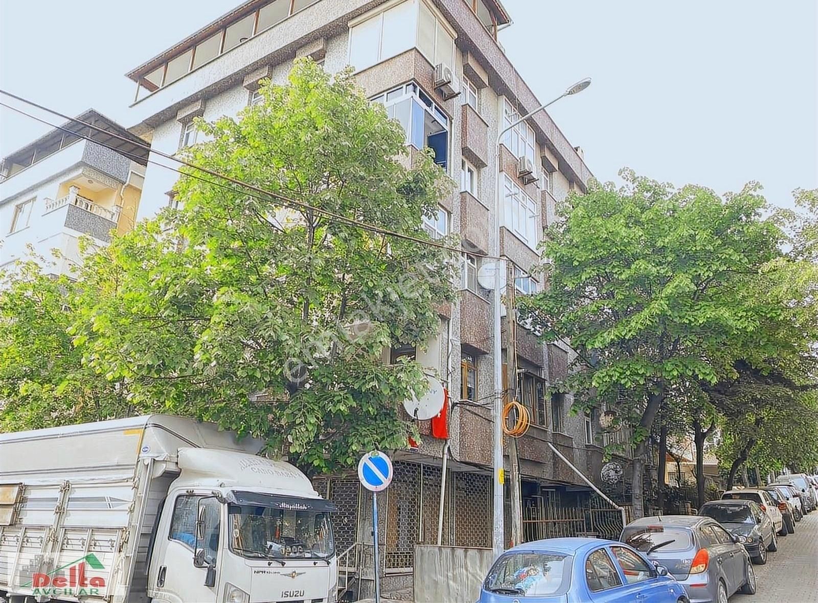 Avcılar Merkez Satılık Daire İlk gelen alır 3+1 150m2 merkezde acil satılık daire