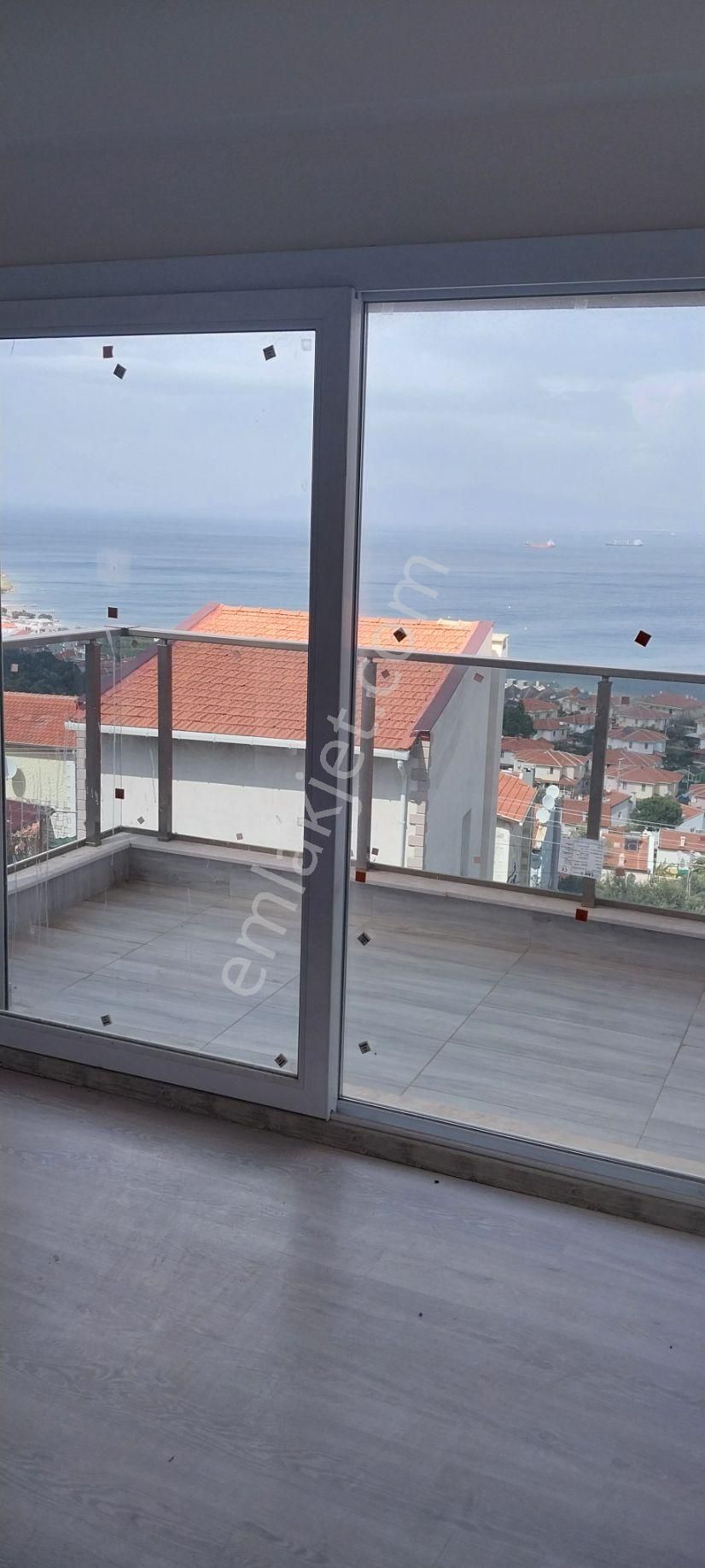 Foça Cumhuriyet Satılık Villa Rose Emlak'tan Satılık Triplex Yüzme Havuzlu Villa