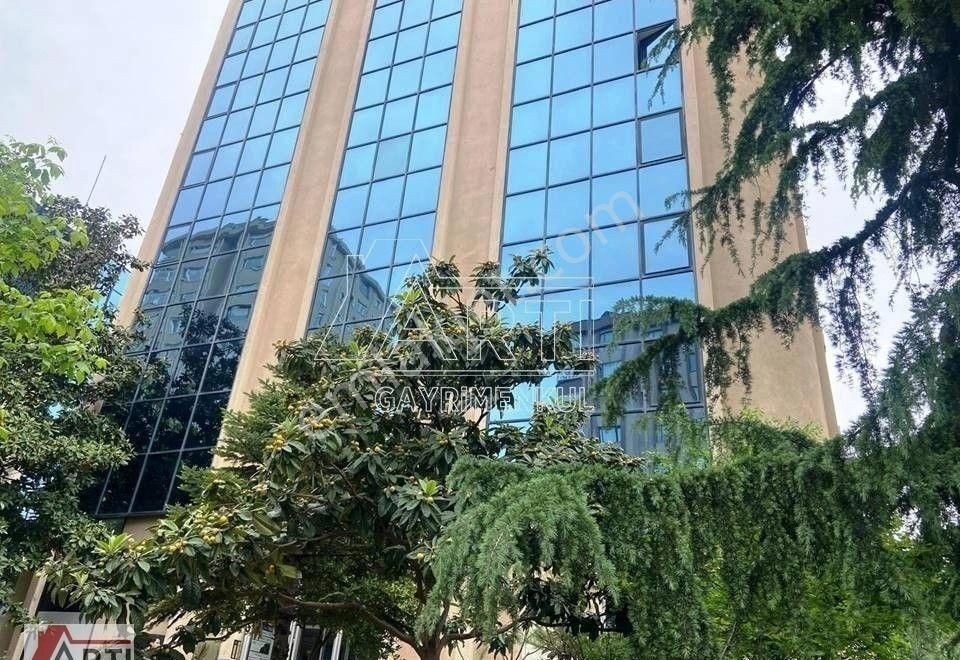 Kadıköy Sahrayı Cedit Kiralık Plaza Katı Golden Plaza Yenisahra Metro Çıkışında Kullanıma Hazır Ofis Katı