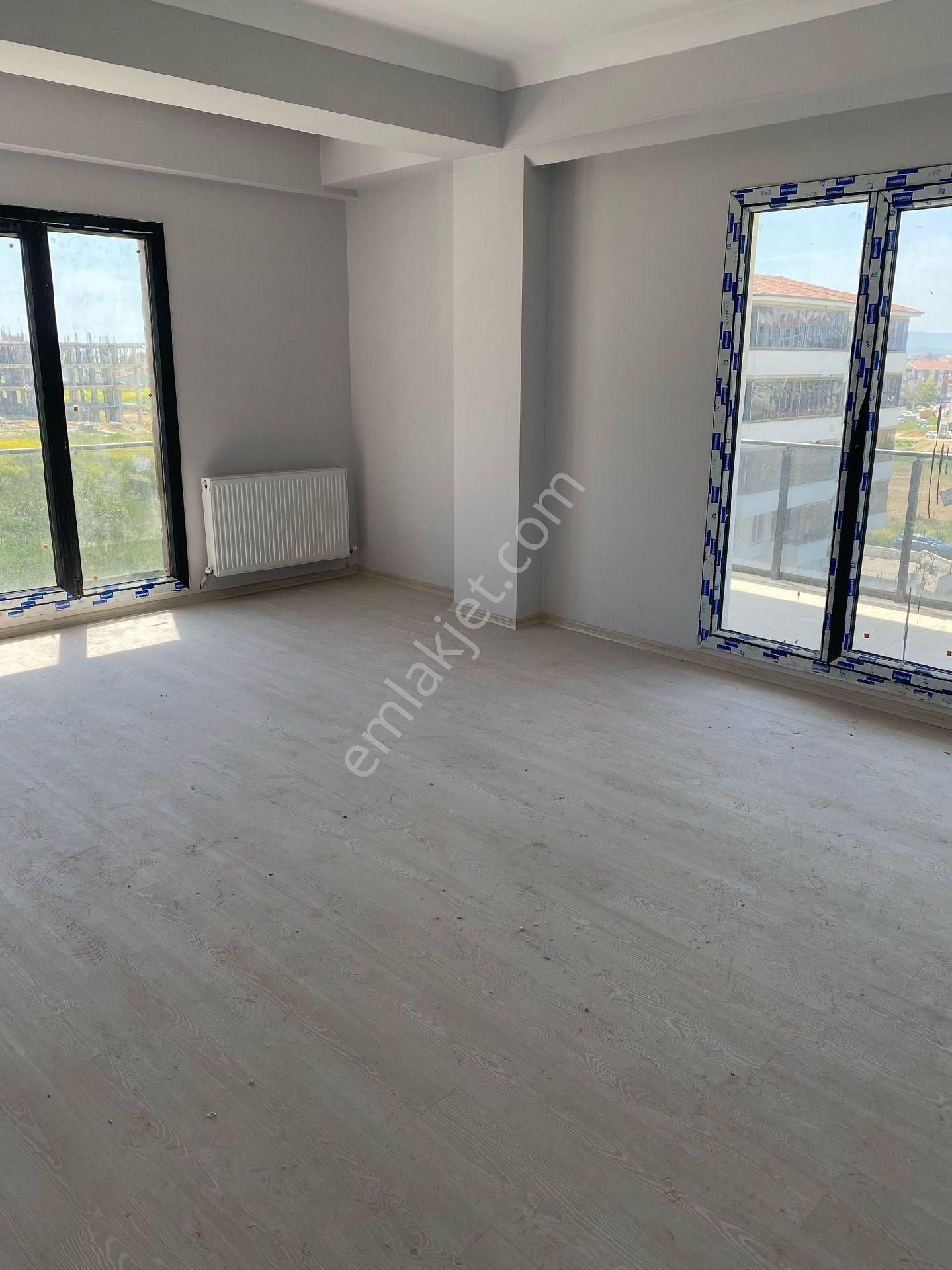 Zafer Mahallesi'nde Satılık Site İçinde Havuzlu 3+1 Sıfır Daire