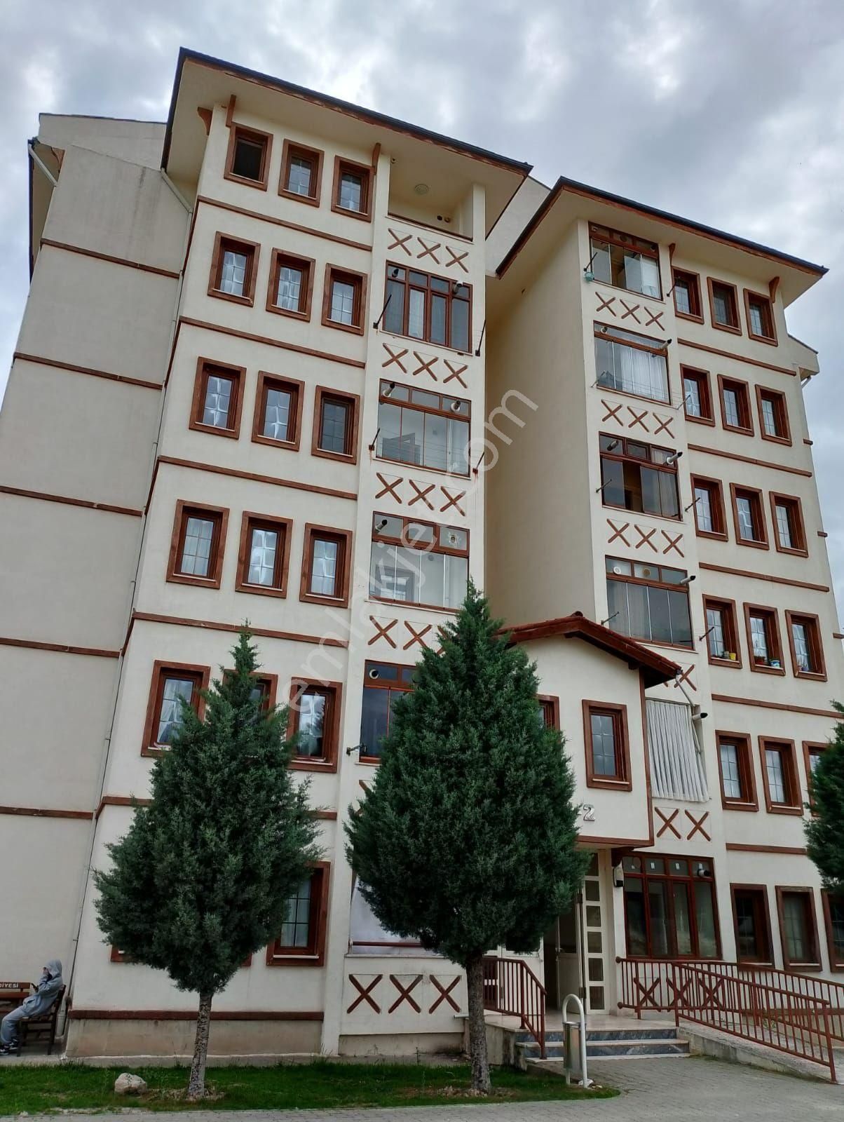 Safranbolu Yazıköy Köyü (Orta) Satılık Daire Safranbolu Yazıköy toki B1/2 de satılık ara kat 2+1 daire 