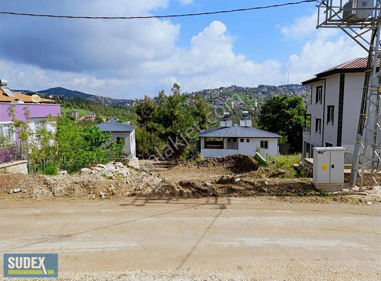 Toroslar Gözne Satılık Villa İmarlı Göznede Orman Manzaralı Satılık Arsa