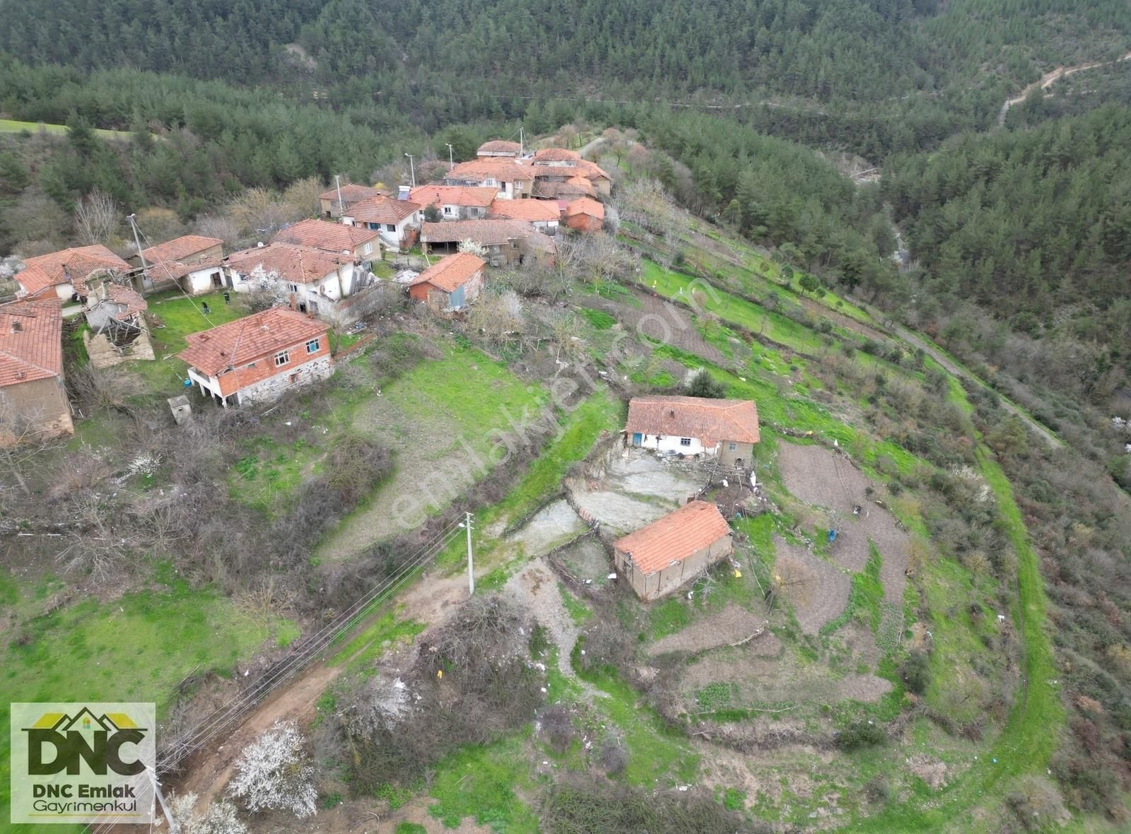 Yenice Gümüşler Köyü Satılık Konut İmarlı ÇANAKKALE YENİCE GÜMÜŞLER KÖYÜNDE 2 KAT İMARLI FIRSAT ARSA