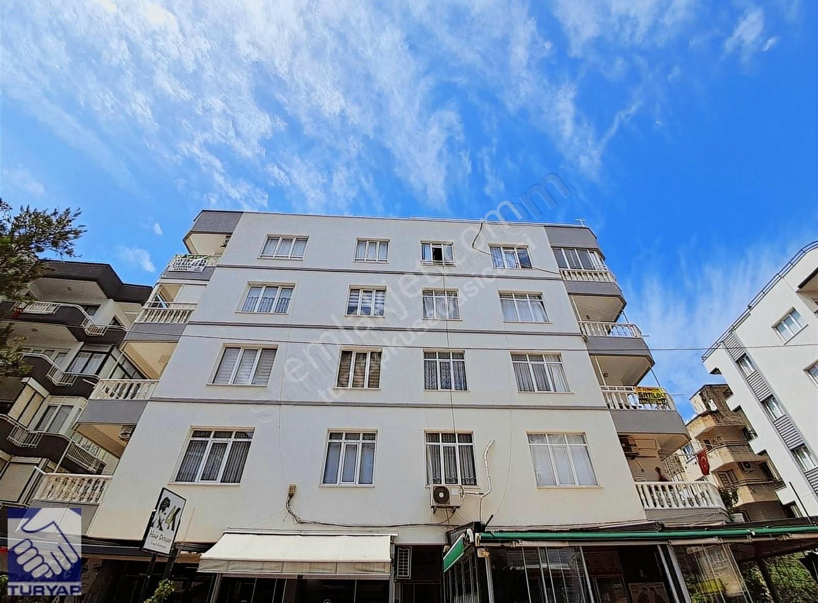 Kuşadası Cumhuriyet Satılık Daire KUSADASI SEHIR MERKEZINDE SATILIK 3+1 DUBLEX DAIRE