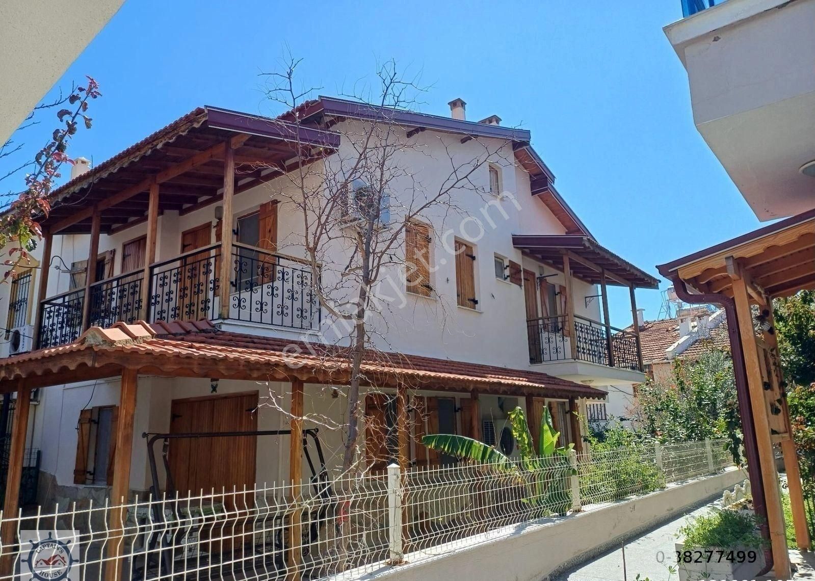 Menderes Orta Satılık Villa ÖZDERE ORTA MAHALLEDE DENİZE 500 METRE SATILIK 4+1 BAKIMLI VİLLA