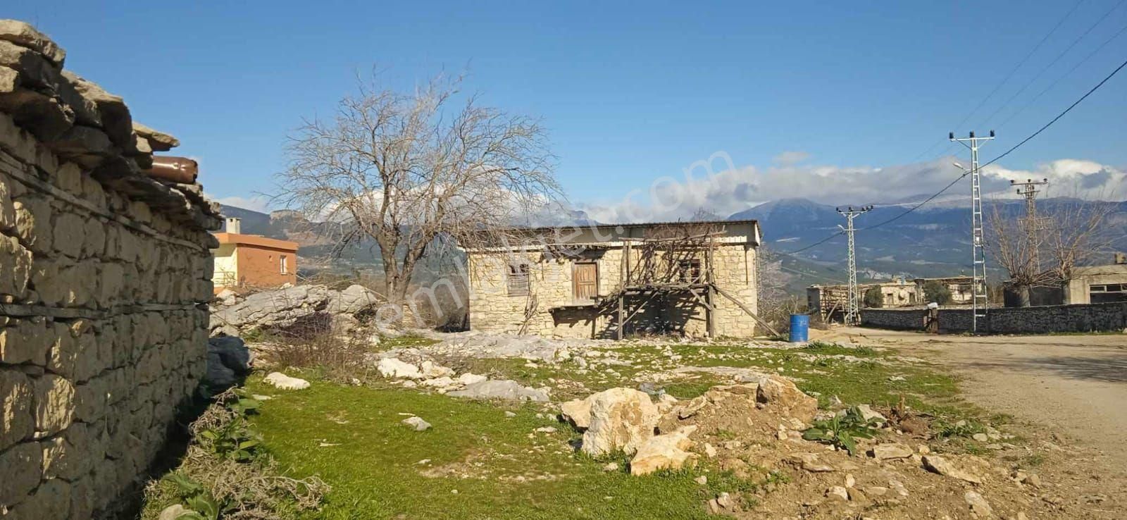Karaisalı Aşağıbelemedik Satılık Daire Karaisalıya  Yakın Eski köy evi