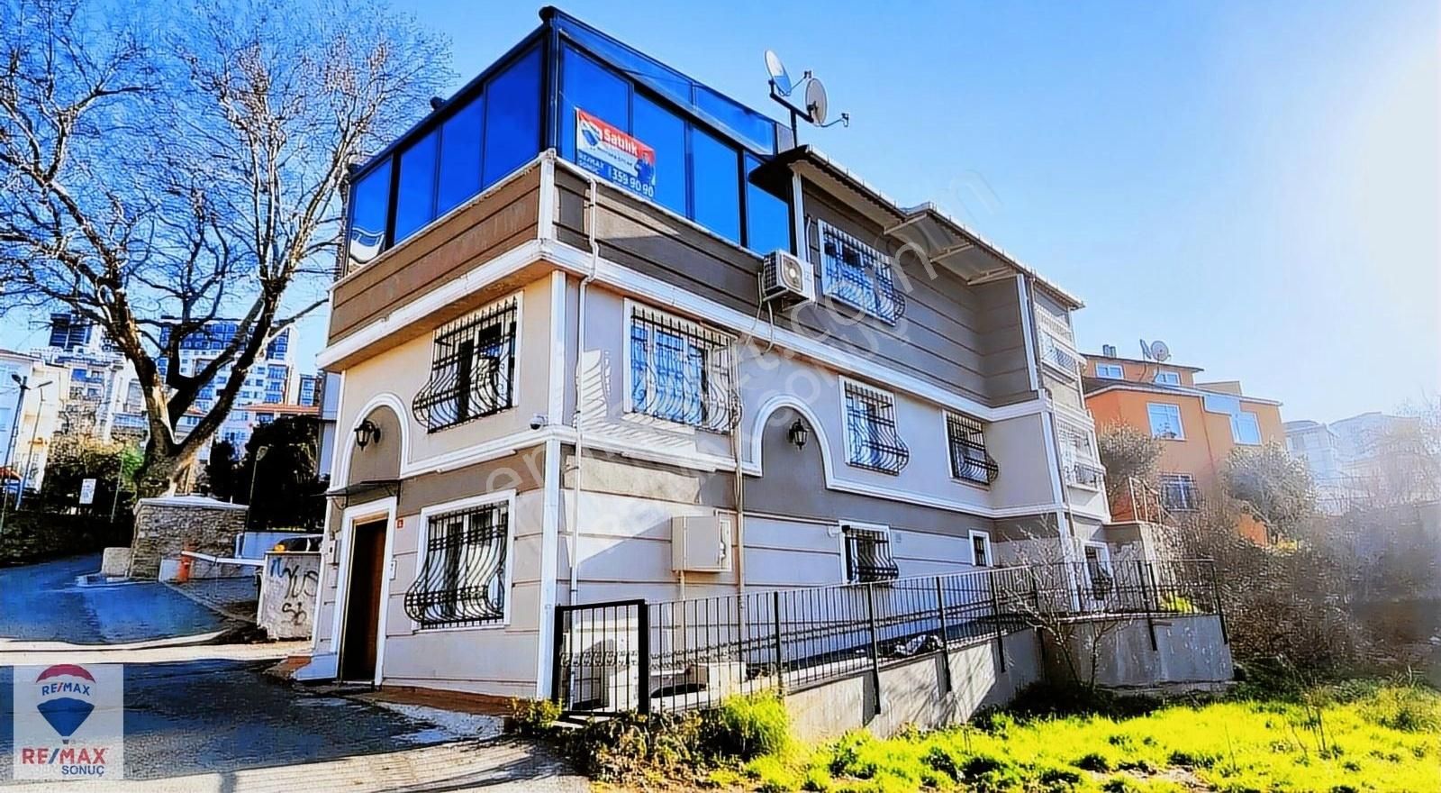 Kartal Yakacık Çarşı Satılık Müstakil Ev YAKACIK ÇARŞI,KISMİ DENİZ MANZARALI,215M2,5+2,MÜSTAKİL TRİPLEKS