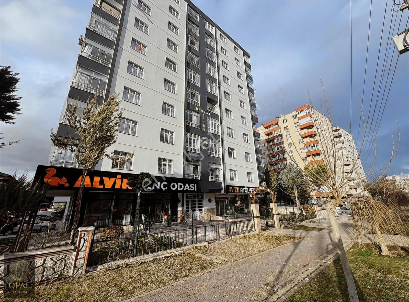 Selçuklu Esenler Satılık Daire OPAL YATIRIMDAN ÇEVRE YOLU CEPHELİ 3+1 SATILIK DAİRE