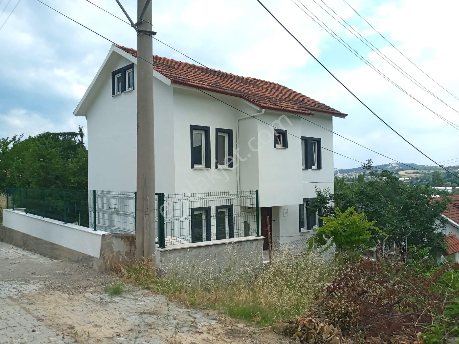 Termal Yenimahalle Köyü Satılık Villa  YALOVA TERMAL YENİMAHHALLEDE SATILIK MÜSTAKİL VİLLA