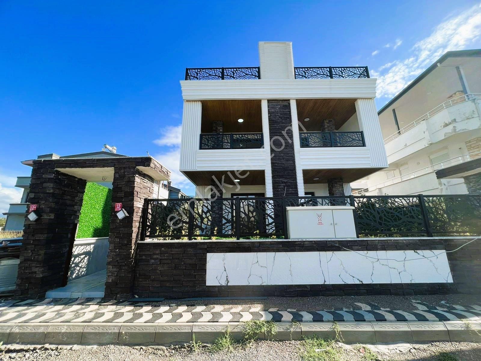 Edremit Akçay Satılık Villa 🏡🏡alçınar Emlaktan Dağ Ve Deniz Manzaralı Ultra Lüks 4+1 Villa