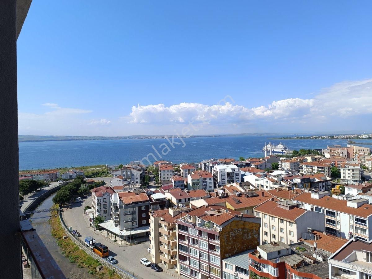 Lapseki Cumhuriyet Boğaz Manzaralı Satılık Daire Boğaz ve Köprü Manzaralı DARDANEL TOWER 1+1  70 m2 Balkonlu Otoparklı