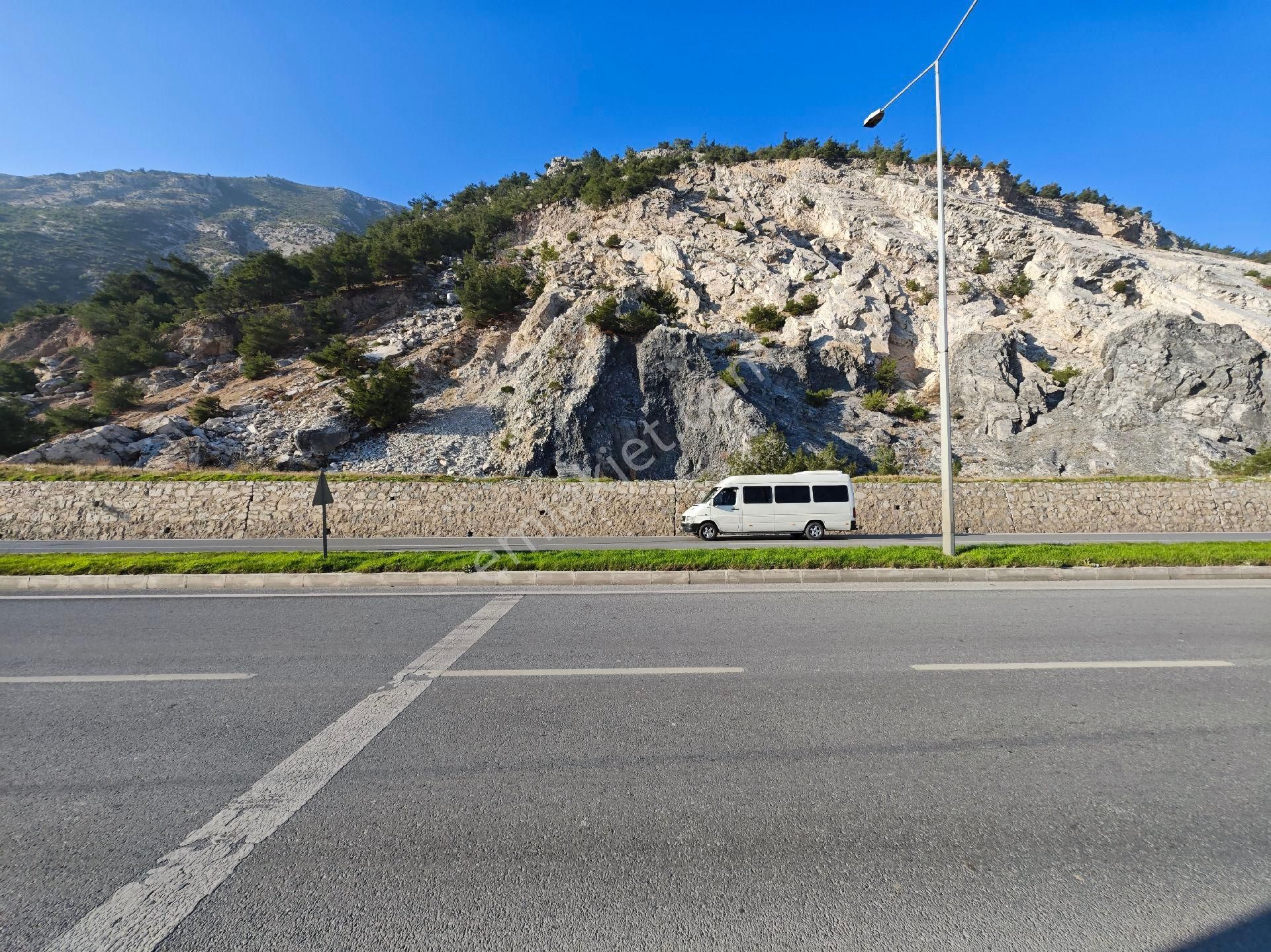 Söke Sazlı Satılık Konut İmarlı Sazlı Mahallesi Ana Yol Üzerinde Satılık. 140m2 Hisseli Arsa!