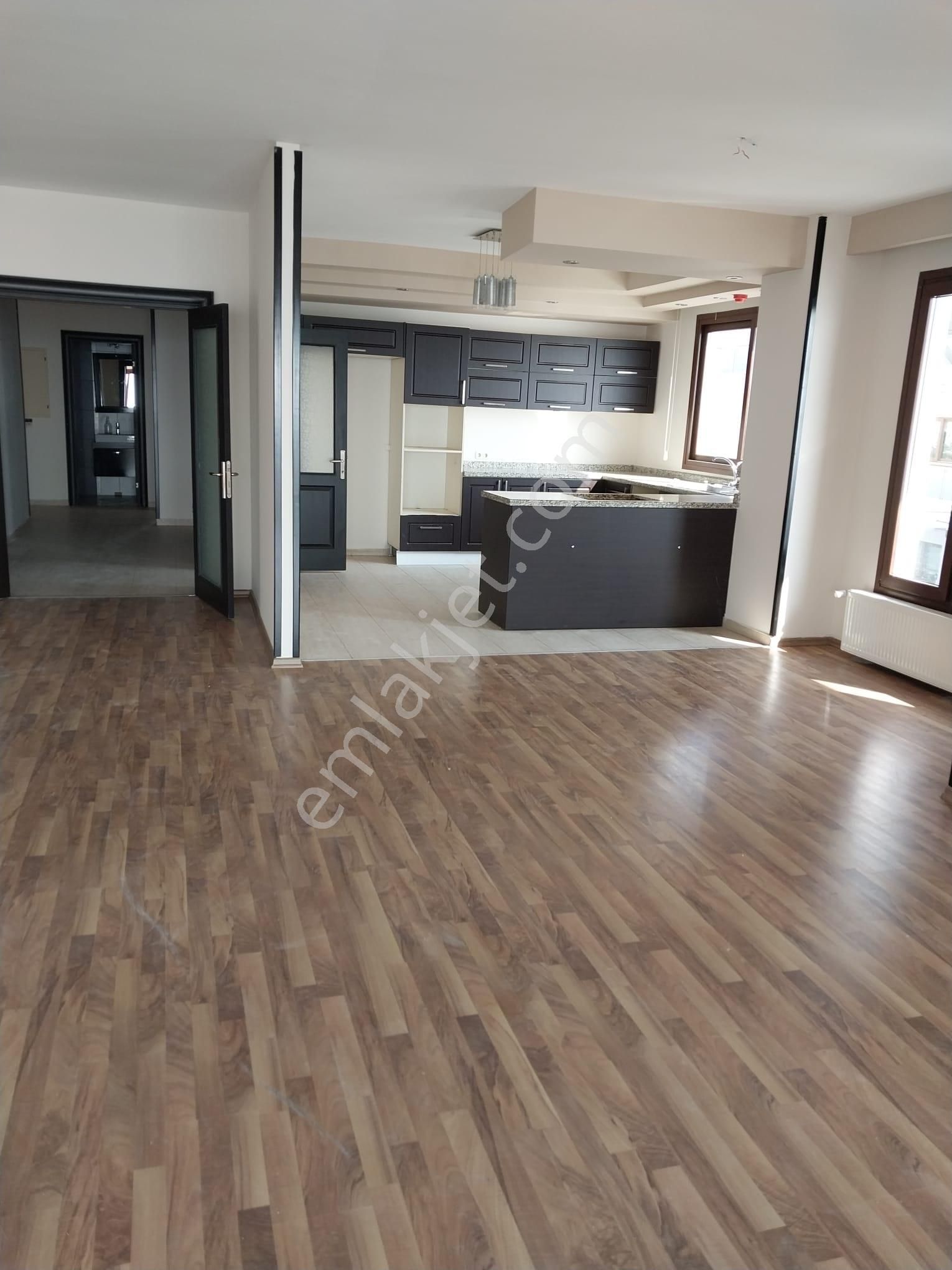 Mezitli Viranşehir Sahilinde 4+1 Denize Sıfır 250 Metrekare Lüks Daire - Görsel 18