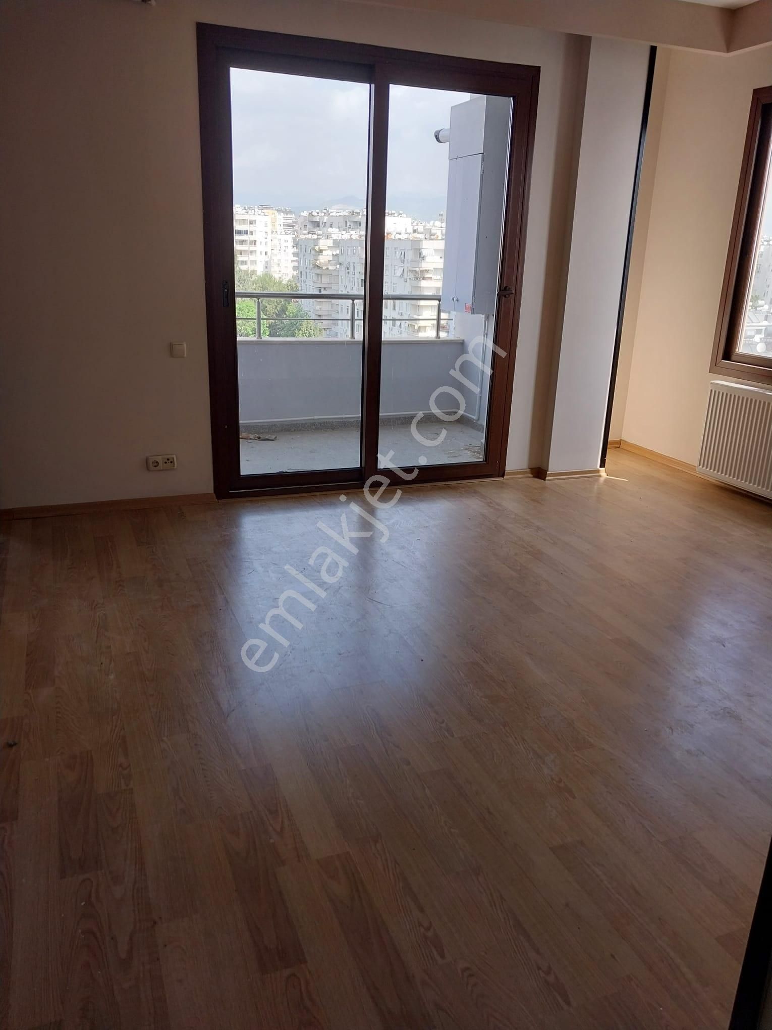 Mezitli Viranşehir Sahilinde 4+1 Denize Sıfır 250 Metrekare Lüks Daire - Görsel 4