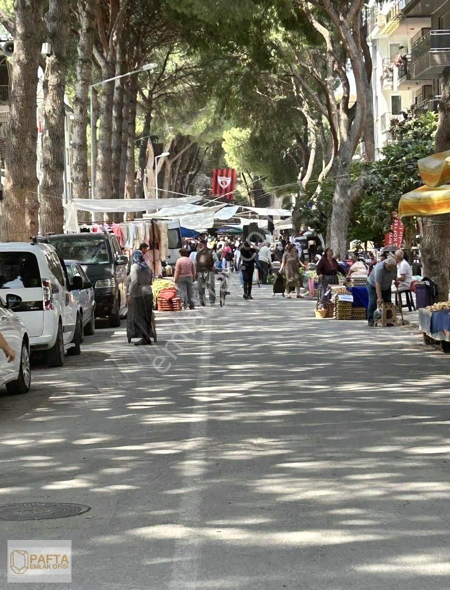 Sarayköy Bala Satılık Dükkan & Mağaza HAVUZYOLUNDA ÇARŞAMBA PAZARININ İÇİNDE SATILIK DÜKKAN VE DAİRE