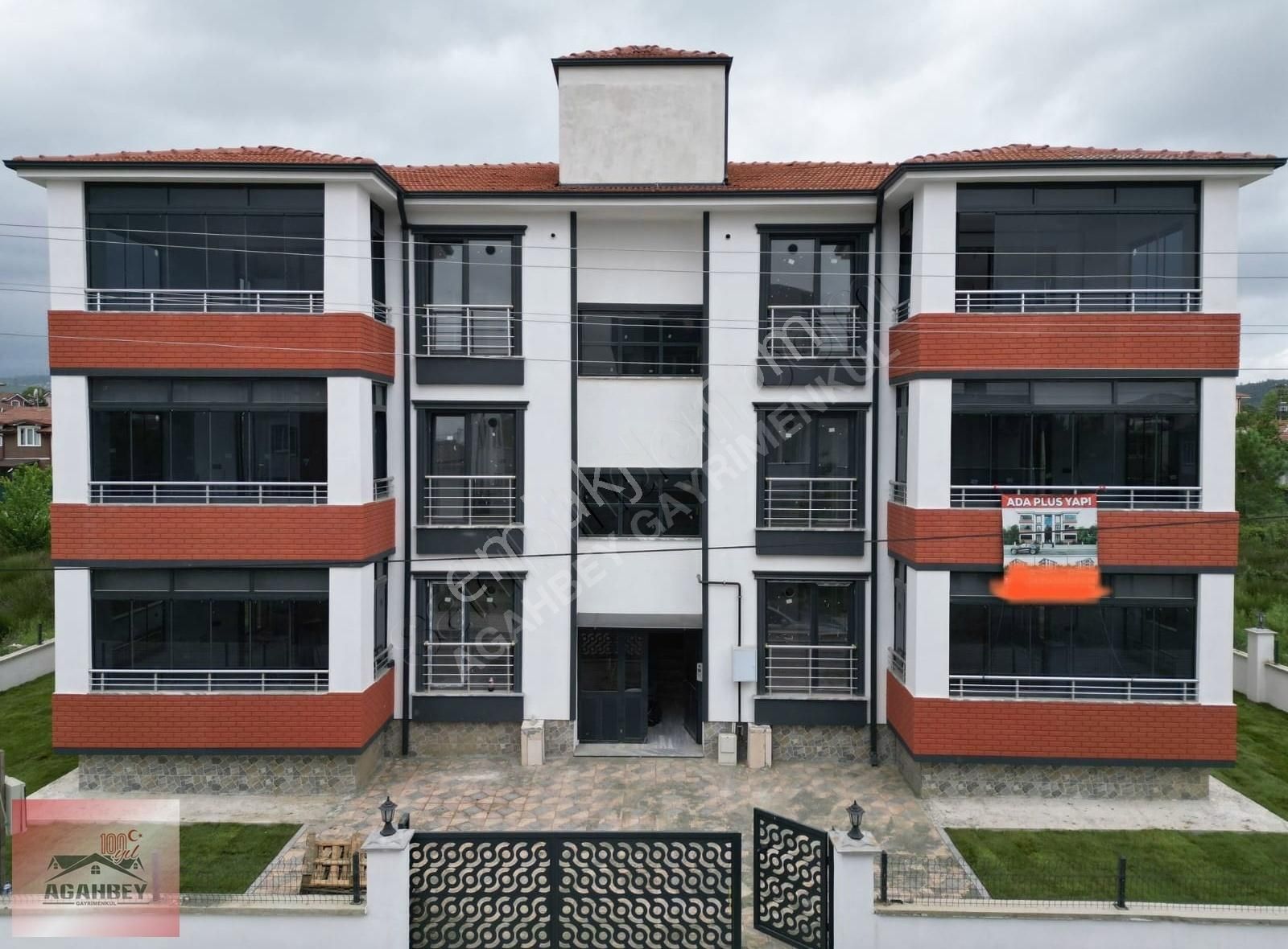 Arifiye Neviye Satılık Daire AGAHBEY'DEN BÜYÜKDEREDE 135 M2 CAM BALKONLU EBEVEYN BANYOLU