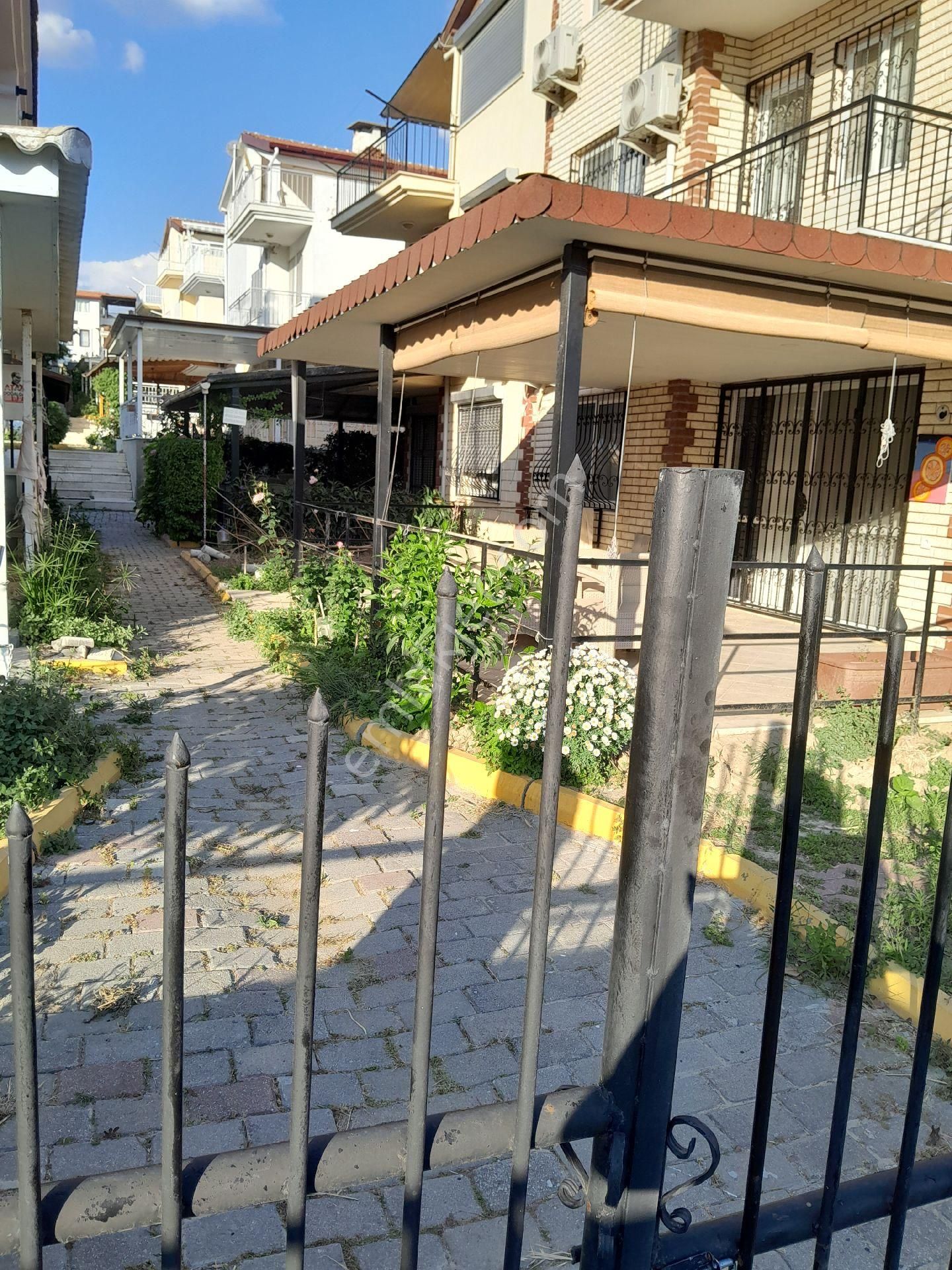 Kuşadası Kadınlar Denizi Kiralık Villa kadınlar denizinde 4+1 eşyalı villa denize 400 metre