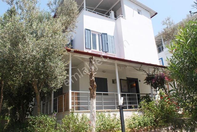 Didim Akbük Satılık Villa  Denize Yürüme Mesafesinde Site İçinde Villa