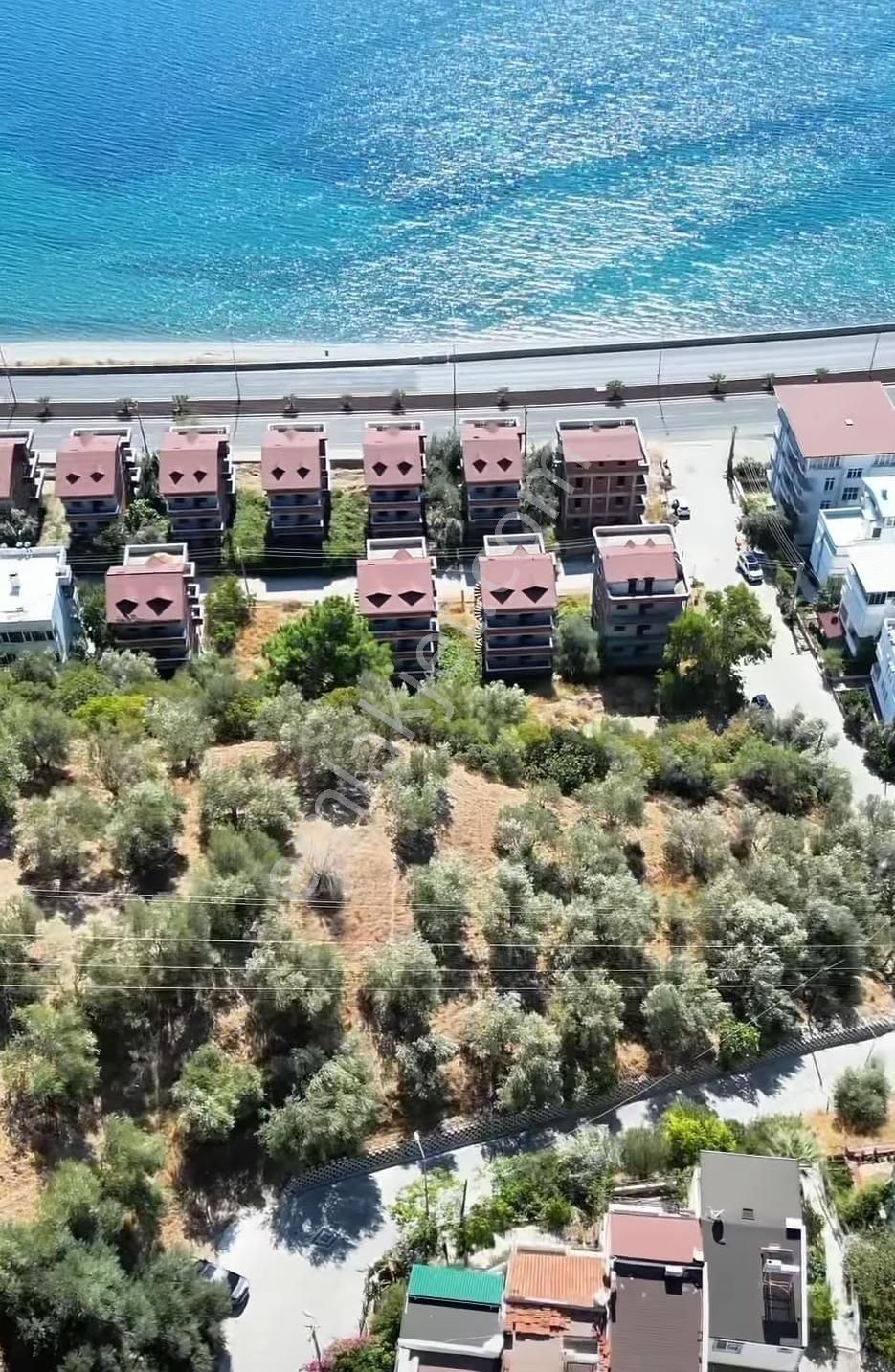 Edremit Altınoluk Satılık Villa Afissia Gayrimenkul-altınolukta Denize 200 Metre Manzaralı Villa