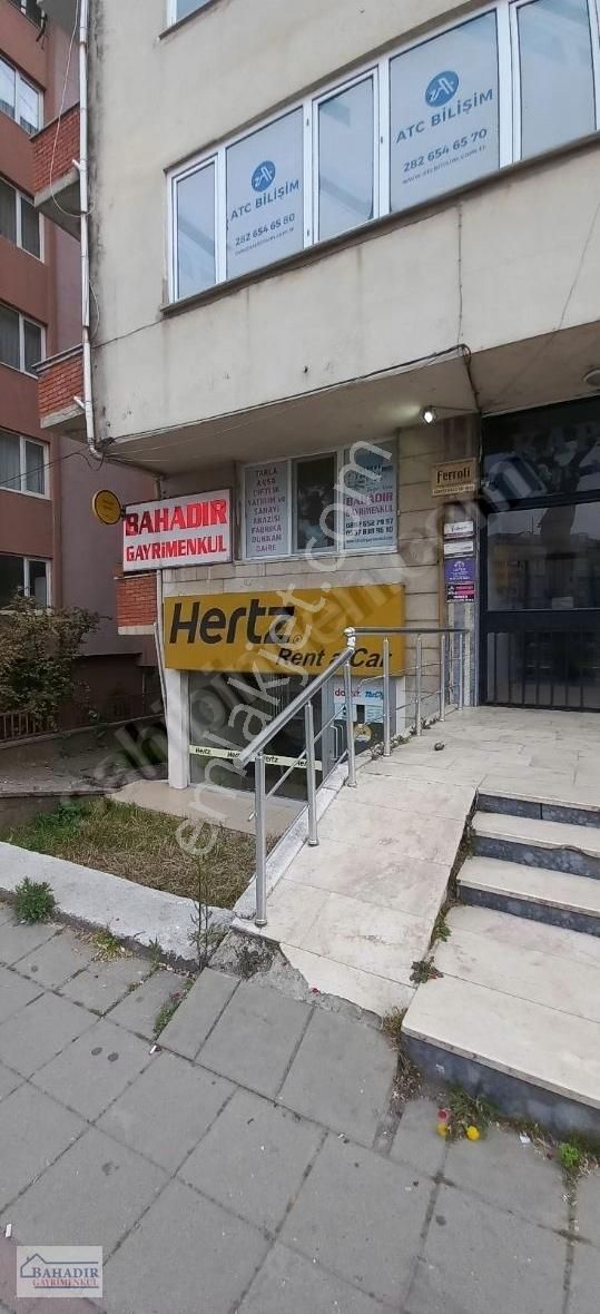 Çorlu Kazımiye Satılık Apartman Dairesi Çorlu Omurtak Caddesi ( E-5) Cepheli 3+1 Ofis Satılıktır.