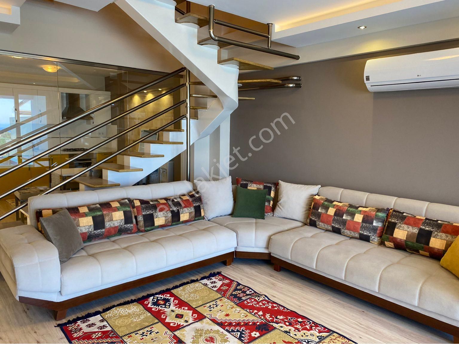 Kuşadası Merkezde Villa Tadında Özel Havuzlu Deniz Manzaralı Ters Dubleks - Görsel 13