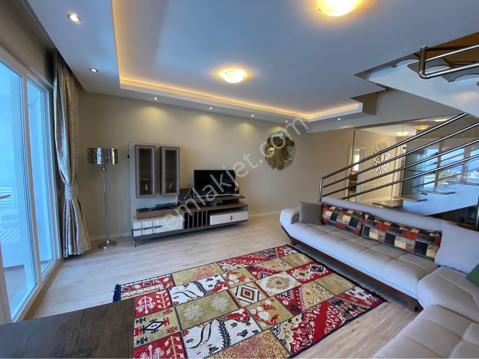 Kuşadası Merkezde Villa Tadında Özel Havuzlu Deniz Manzaralı Ters Dubleks - Görsel 24