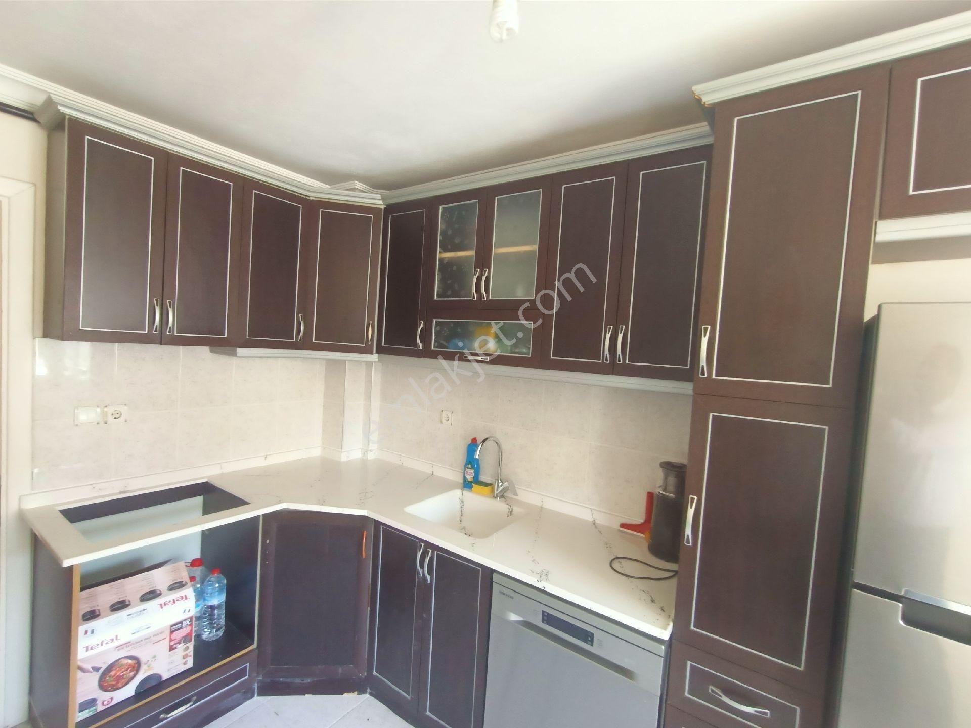 Bi̇rli̇k gayri̇menkul yatirimdan söke yeni̇kent de ara kat dai̇re