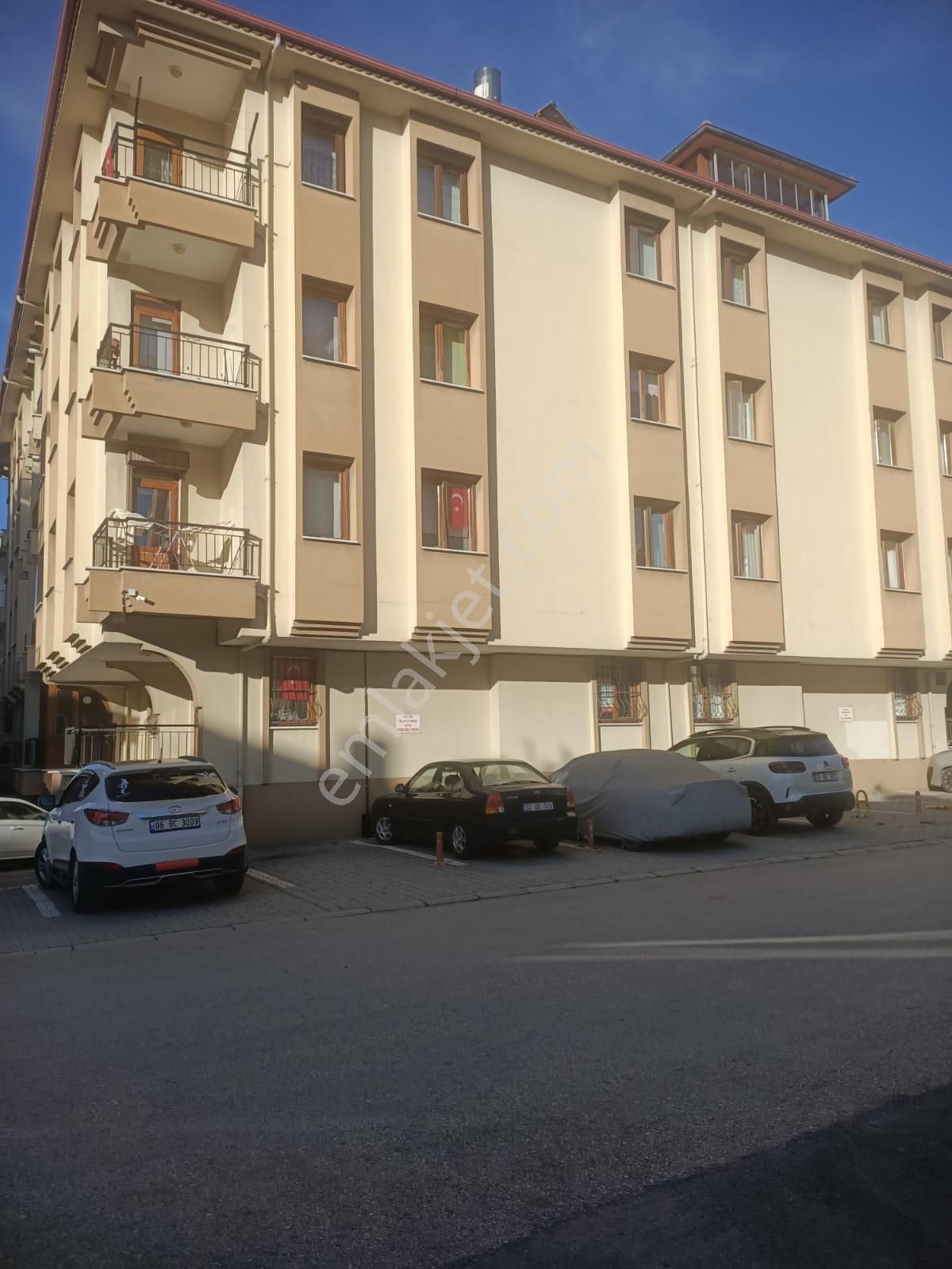 Isparta merkez i̇sti̇klal mahallesi̇nde ki̇ralik dai̇re
