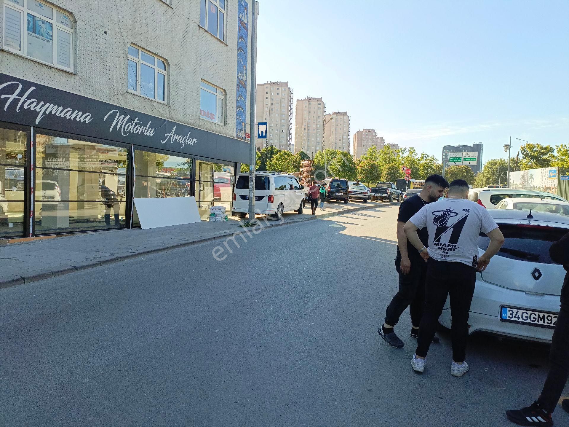 Küçükçekmece Atatürk Satılık Bina İkitelli Caddesi'nde satılık bina 4 katlı bina yeni yapılan bina 5 senelik
