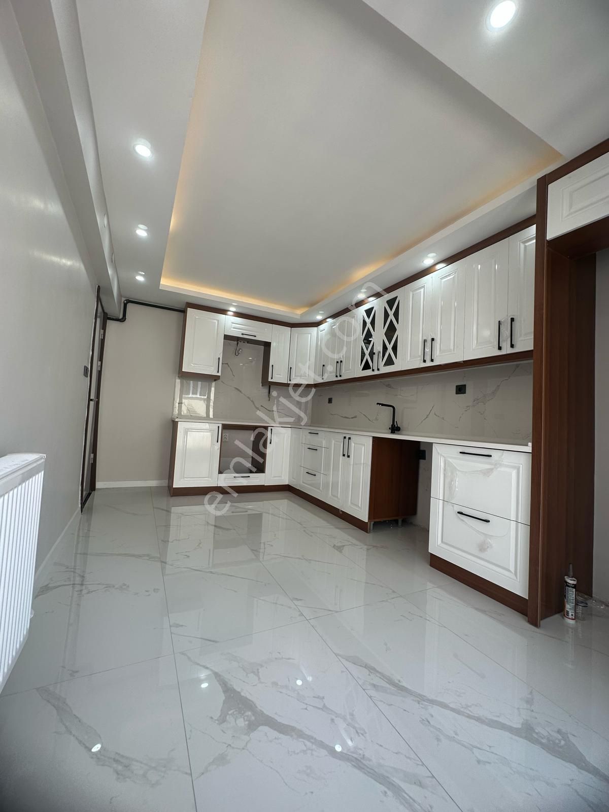 Mani̇sa yunusemre mutlu mah 5 katlinin 4.kati 3+1 130m full lüx satilik dai̇re