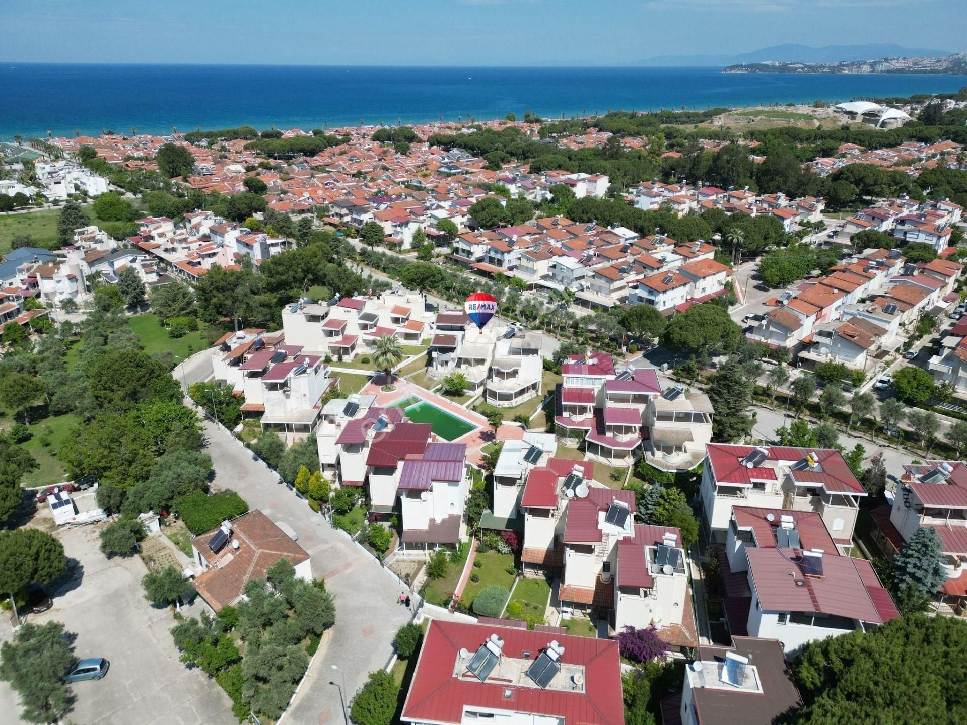 Kuşadası Kadıkalesi Satılık Yazlık  Kuşadası Haznedaroğlu Sitesinde Satılık Yazlık