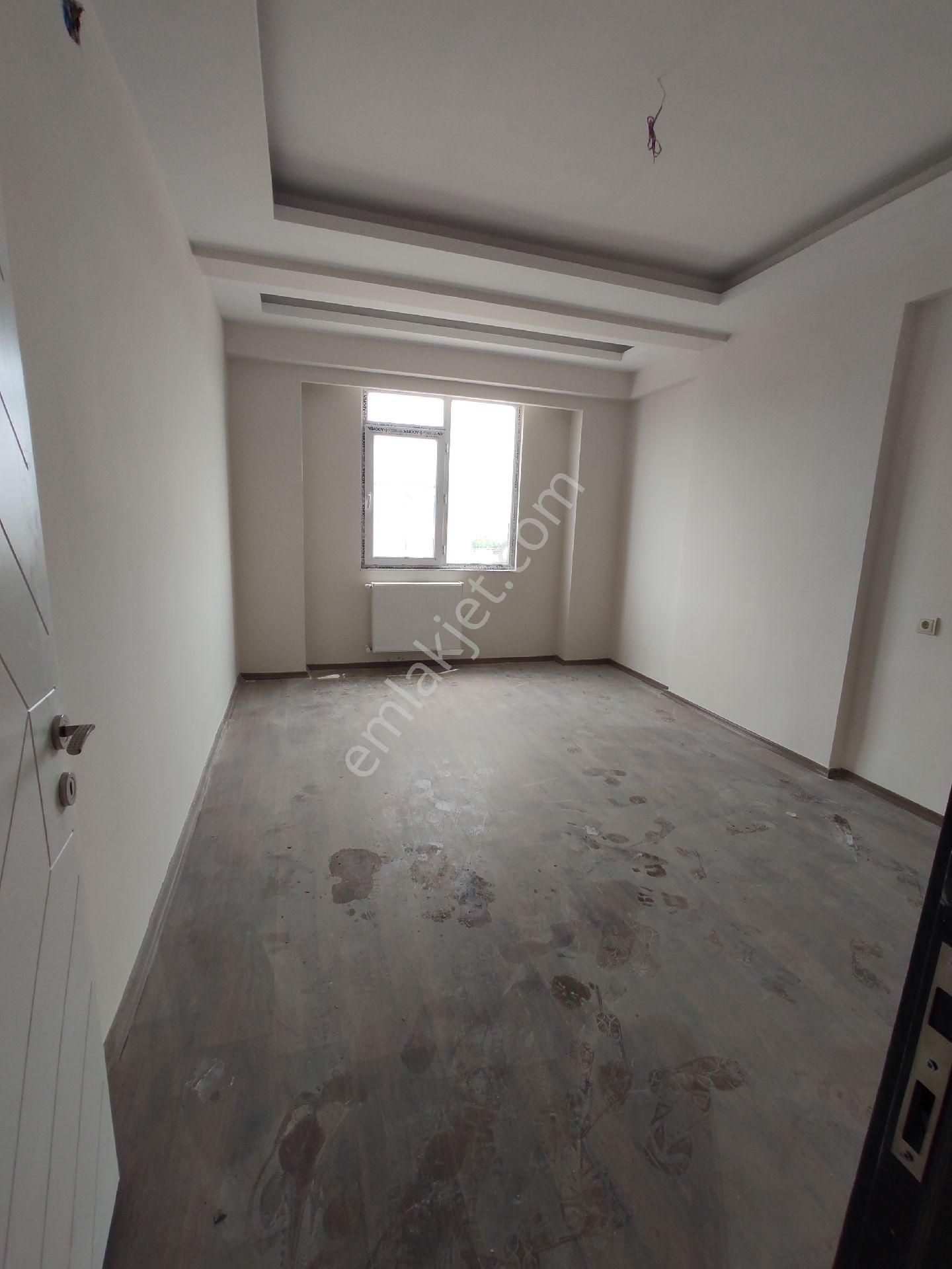 Haliliye Sırrın Kiralık Daire Park Cepheli, Cevre Yoluna, Pazar Yakın Yepyeni Site İçerisinde, Küçük Aileye Veya Memura Kiralık Ev