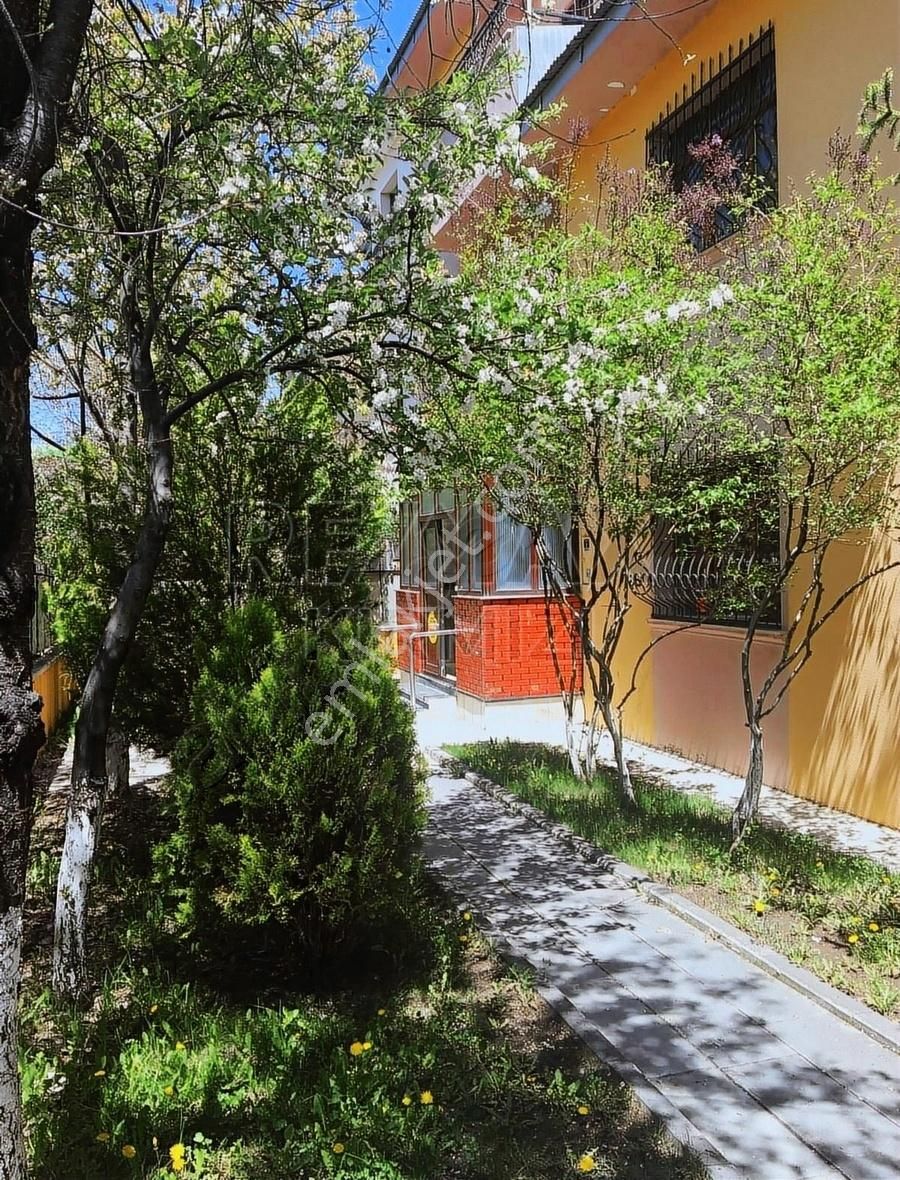 Palandöken Adnan Menderes Kiralık Villa Re/max Kırmızı'dan Yıldızkent'te Kiralık 5+1 Tripleks Villa